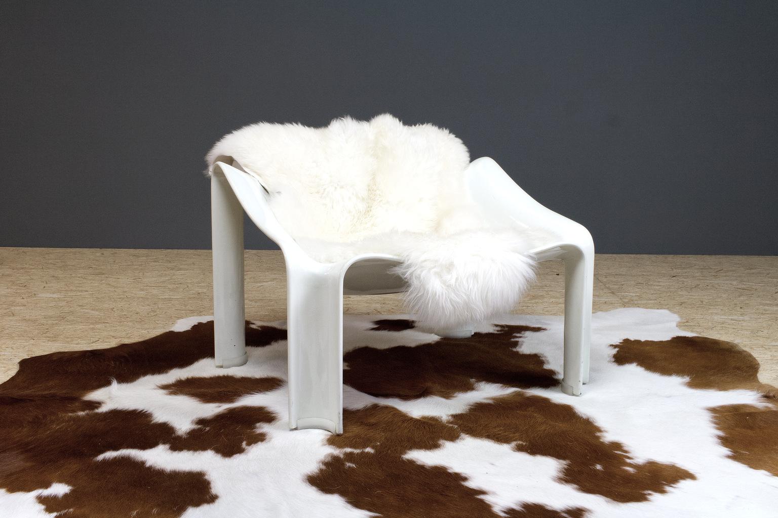 Mid-Century Modern Early Pierre Paulin Lounge Chair F300 for Artifort with Sheepskin, 1967 For Sale