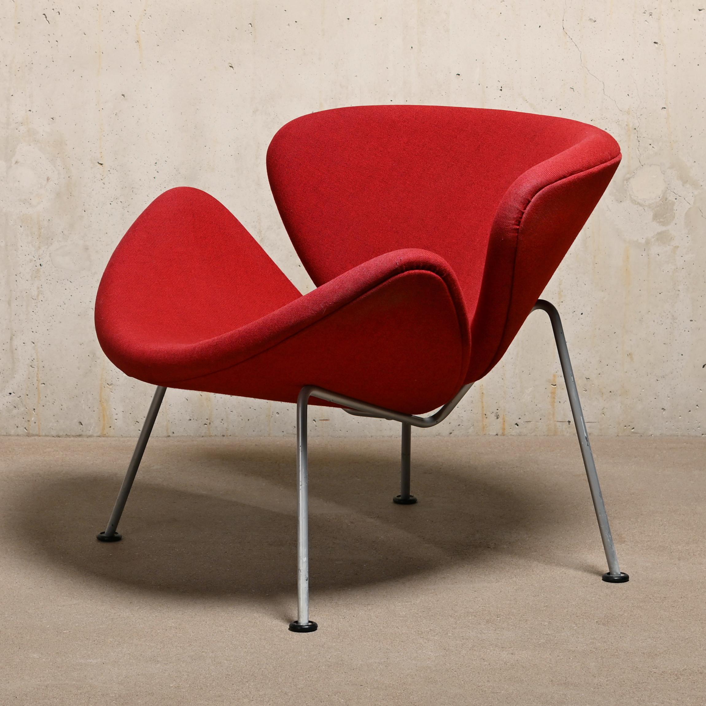 Mid-20th Century Early Pierre Paulin 'Orange Slice' Chair in Red Fabric by Artifort, Netherlands For Sale