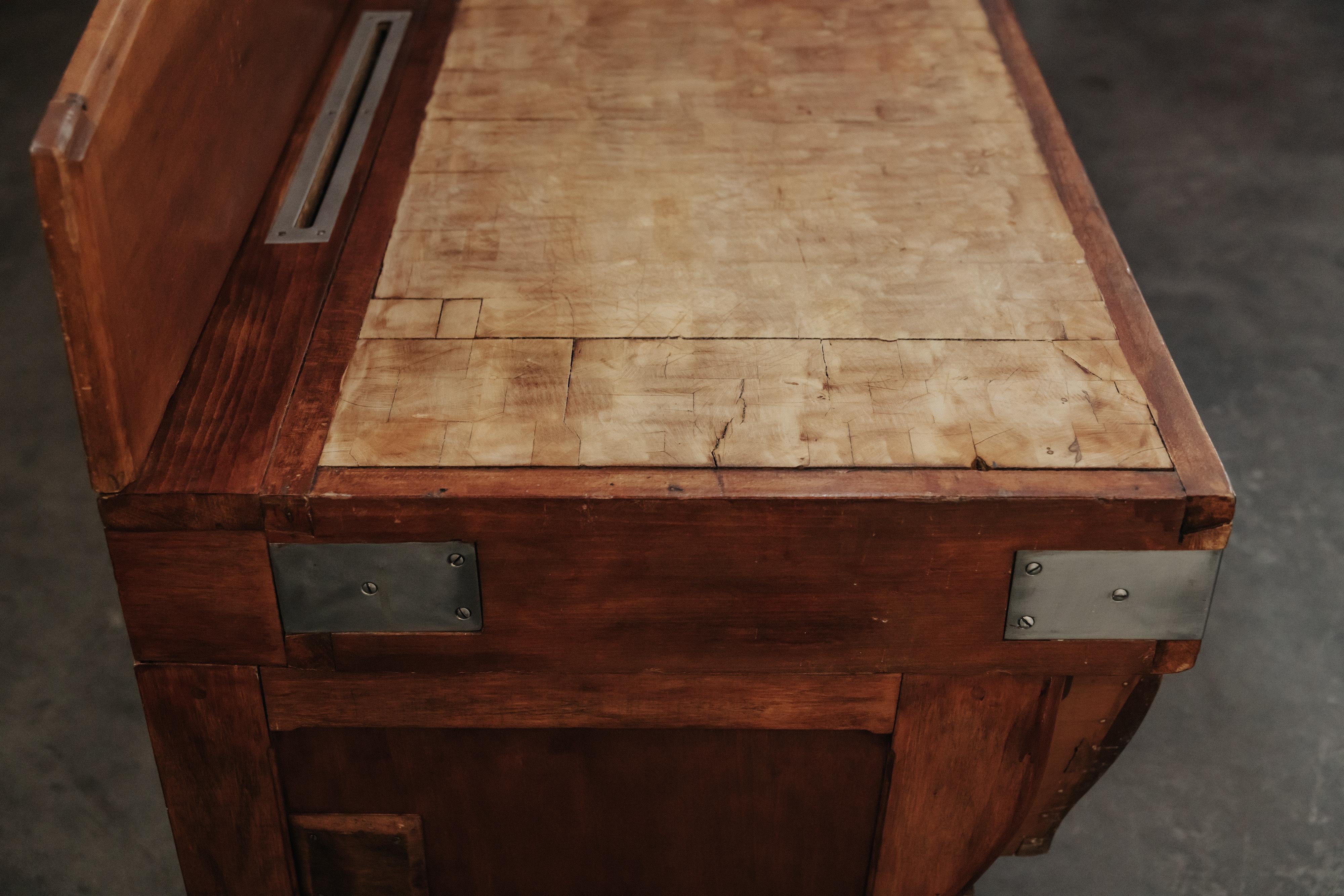 Early Pine Boucherie Table From France, Circa 1920 For Sale 5