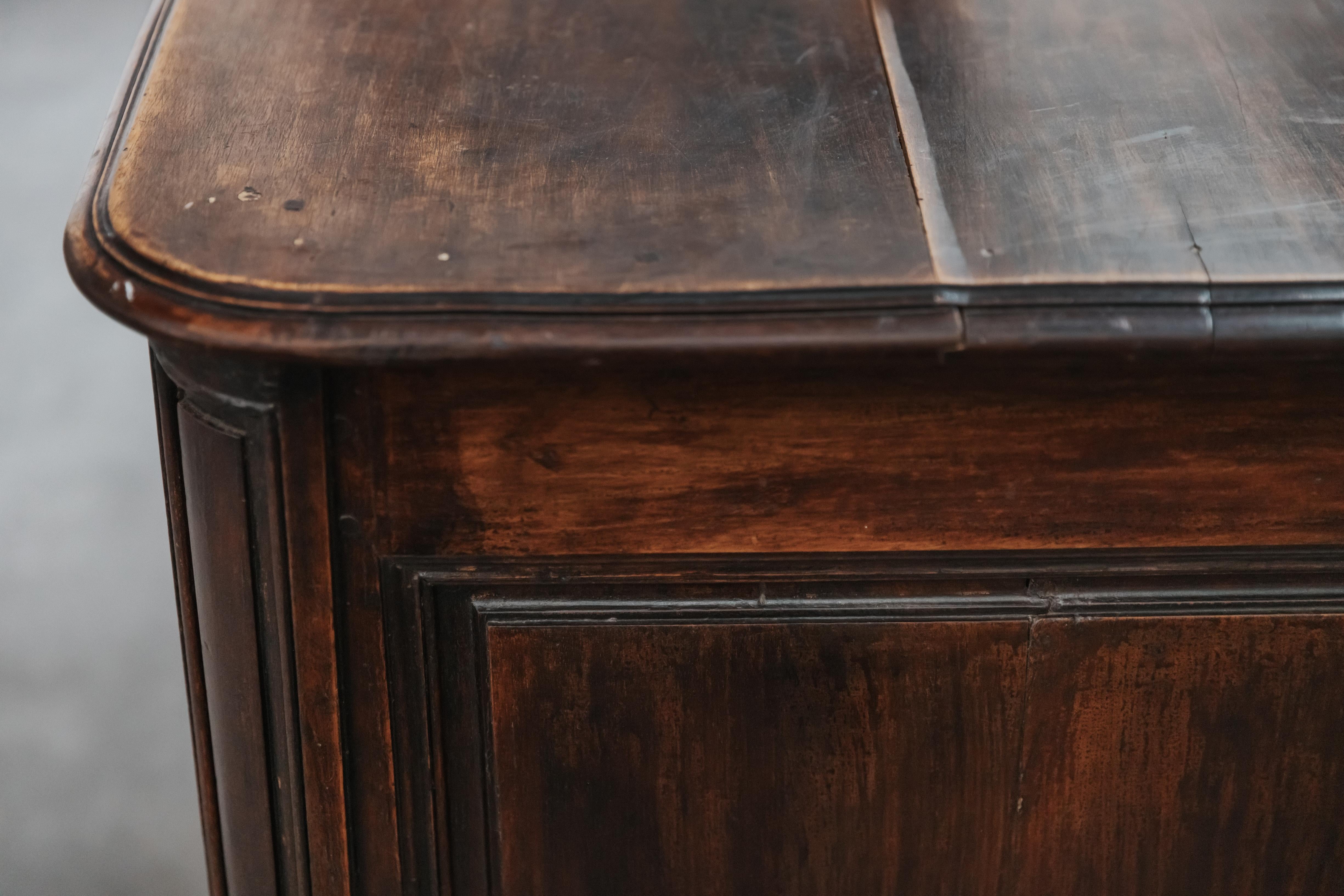 Cassettiera in legno di pino proveniente dalla Francia, CIRCA 1850 in vendita 1