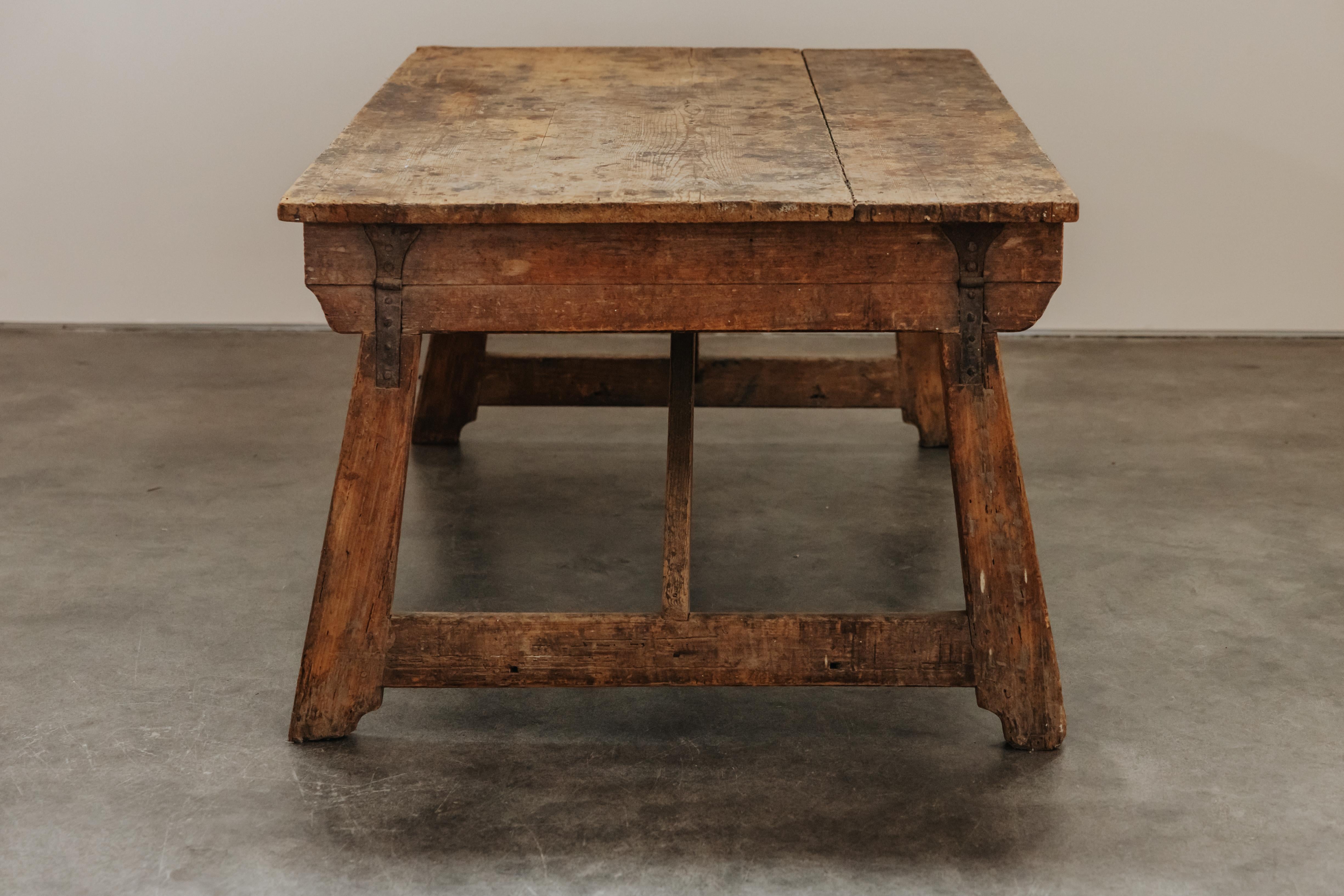 Pin Table de salle à manger en pin d'Italie, vers 1800 en vente