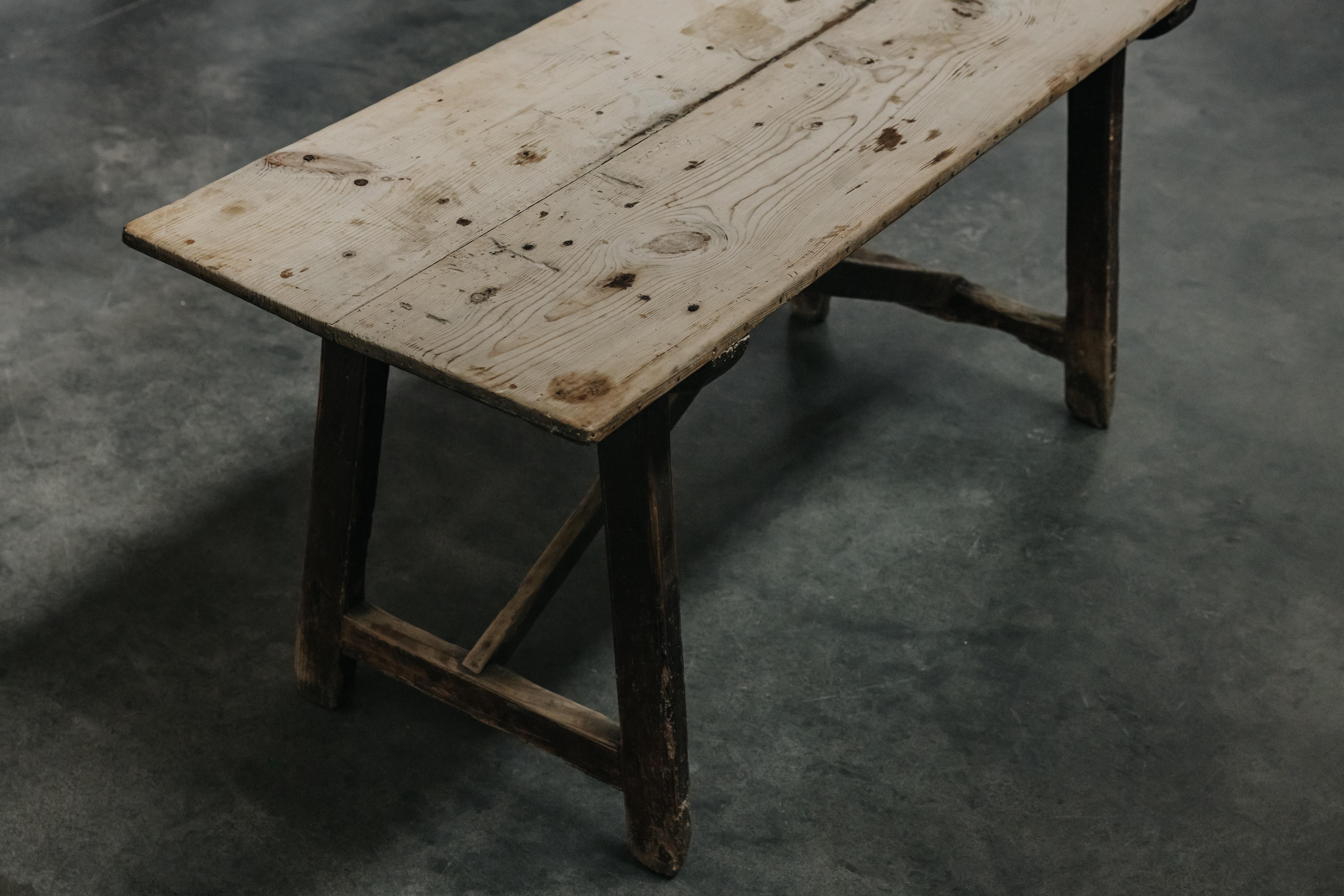 Table de salle à manger d'Espagne, vers 1800 Bon état - En vente à Nashville, TN