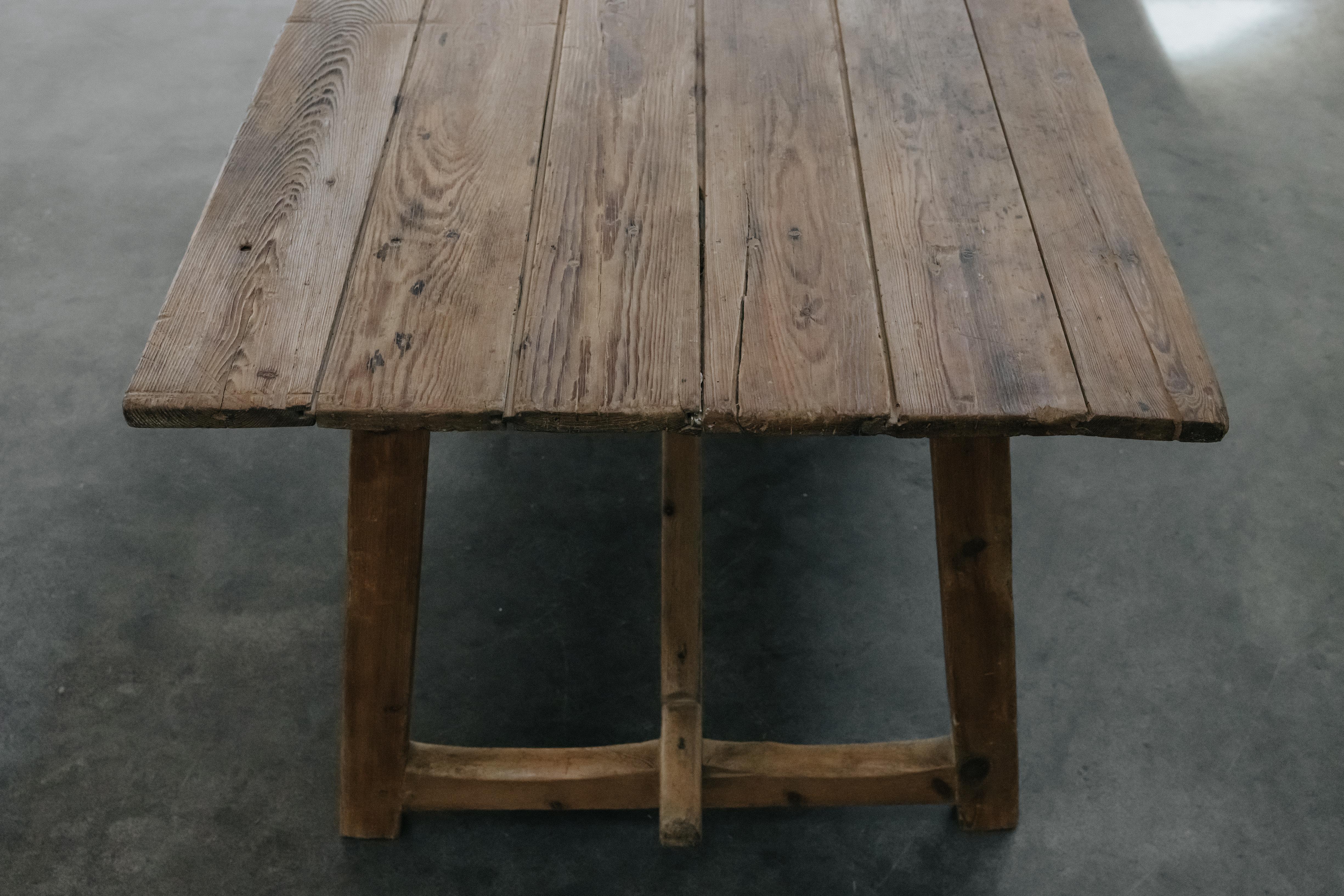 Milieu du XIXe siècle Table de salle à manger d'Espagne, vers 1850 en vente