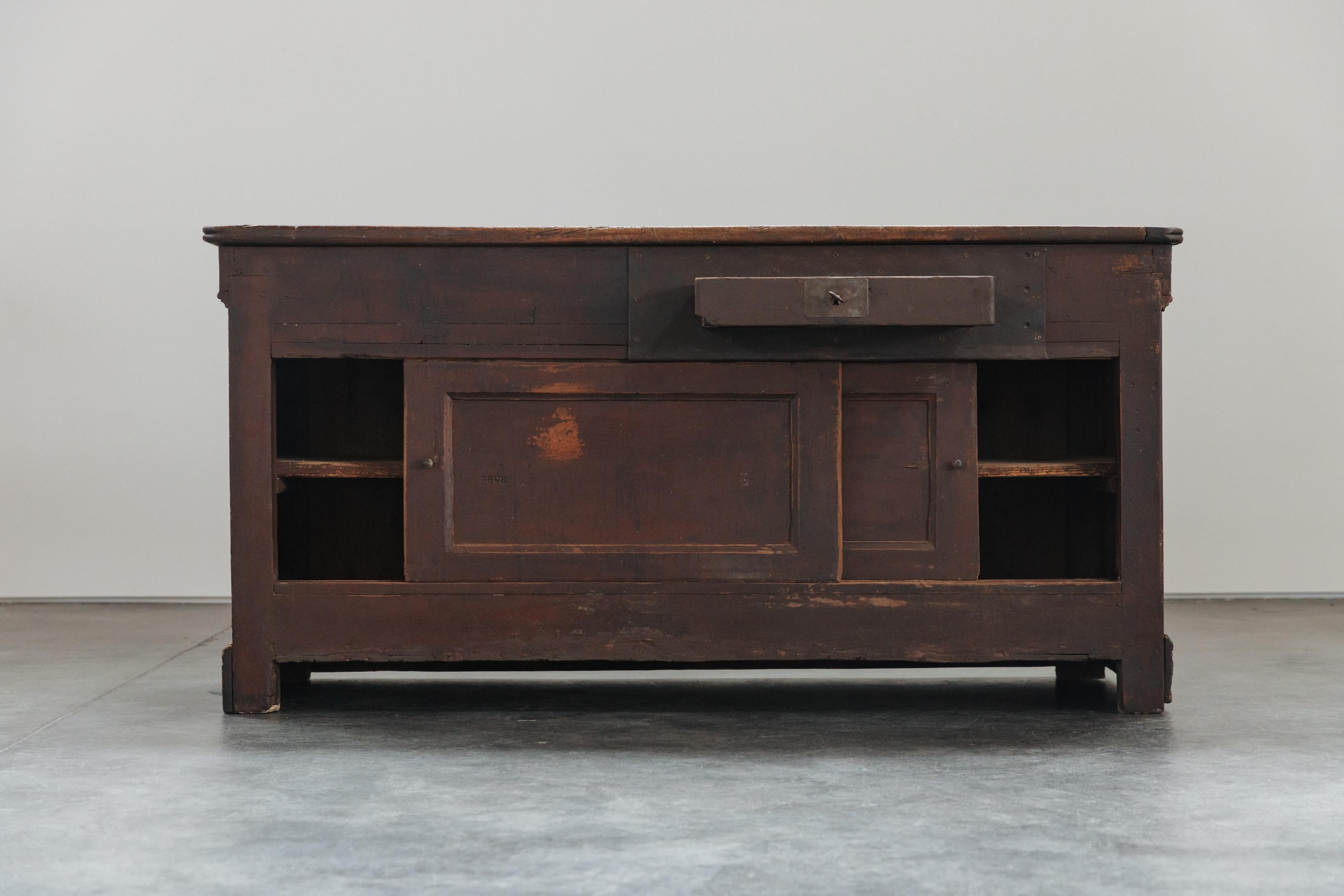 Early Pine Shop Counter From France, Circa 1900 In Good Condition For Sale In Nashville, TN