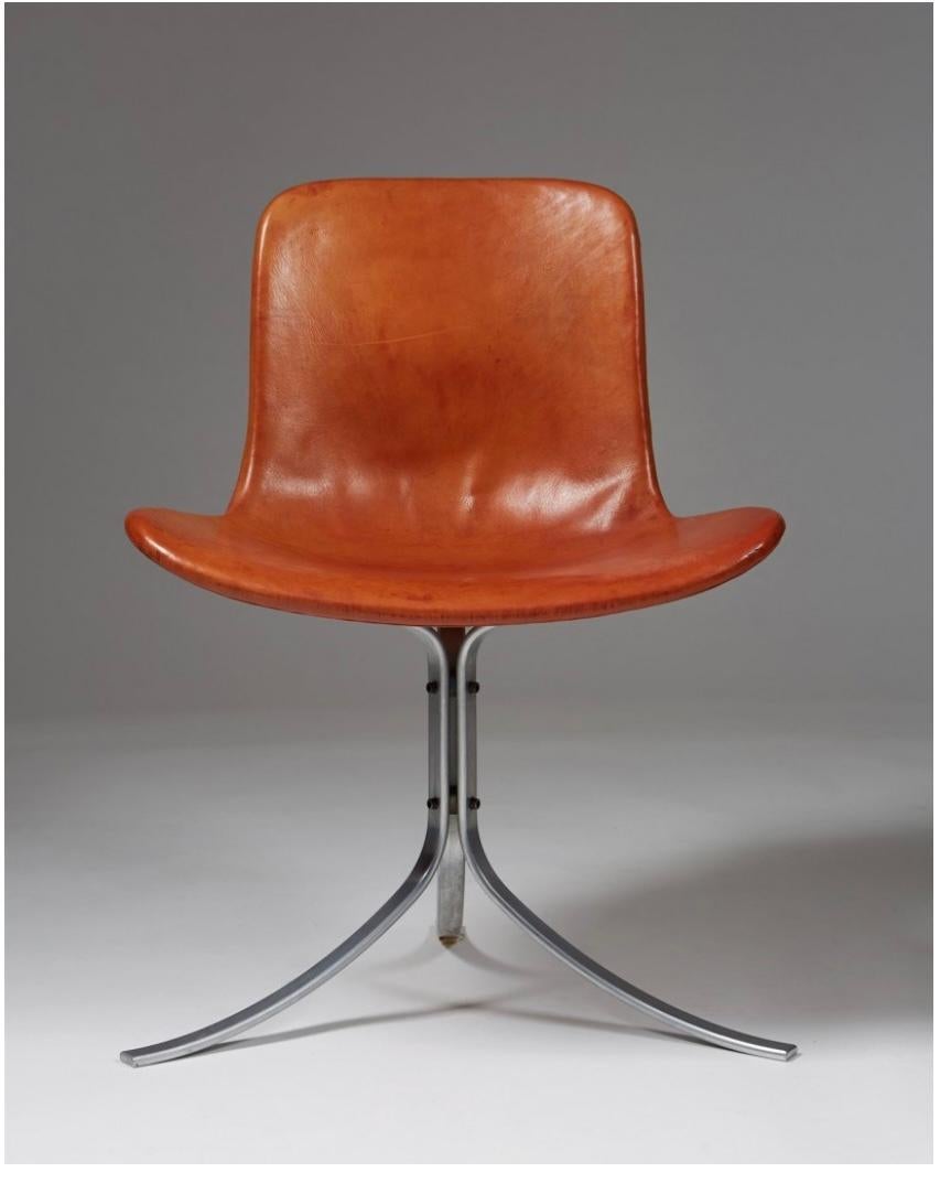 Truly an amazing piece of functional art/ sculpture. Recently acquired from an architect who was living in Denmark in the 50's, 60's, believed to be 1st year production.
The PK9 also known as the “Tulip chair”, is made up of 3 pieces of brushed