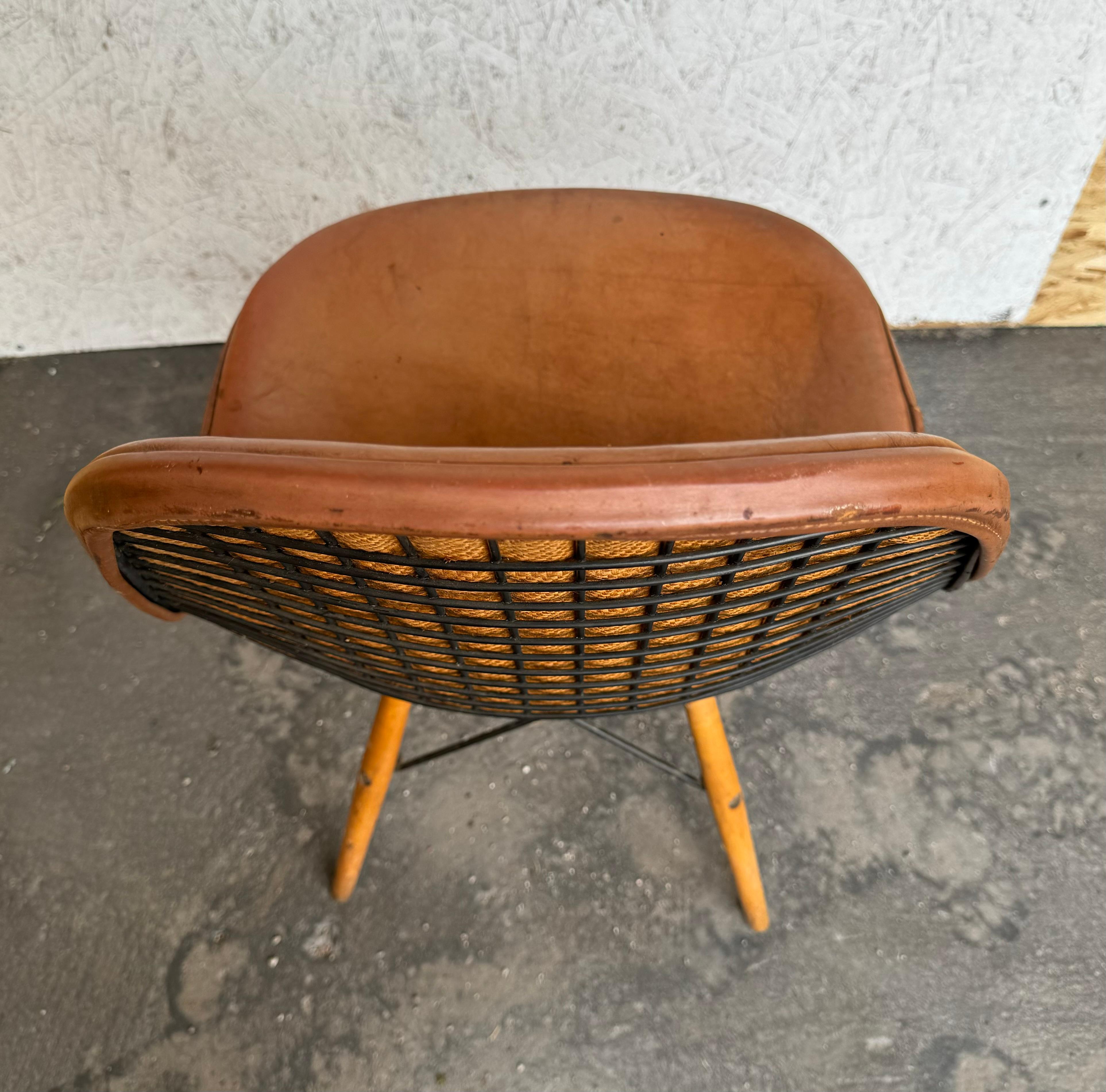 Mid-20th Century Early Pkw-1 Pivoting K-Wire Dowel Wood Base Side Chair, Eames Herman Miller
