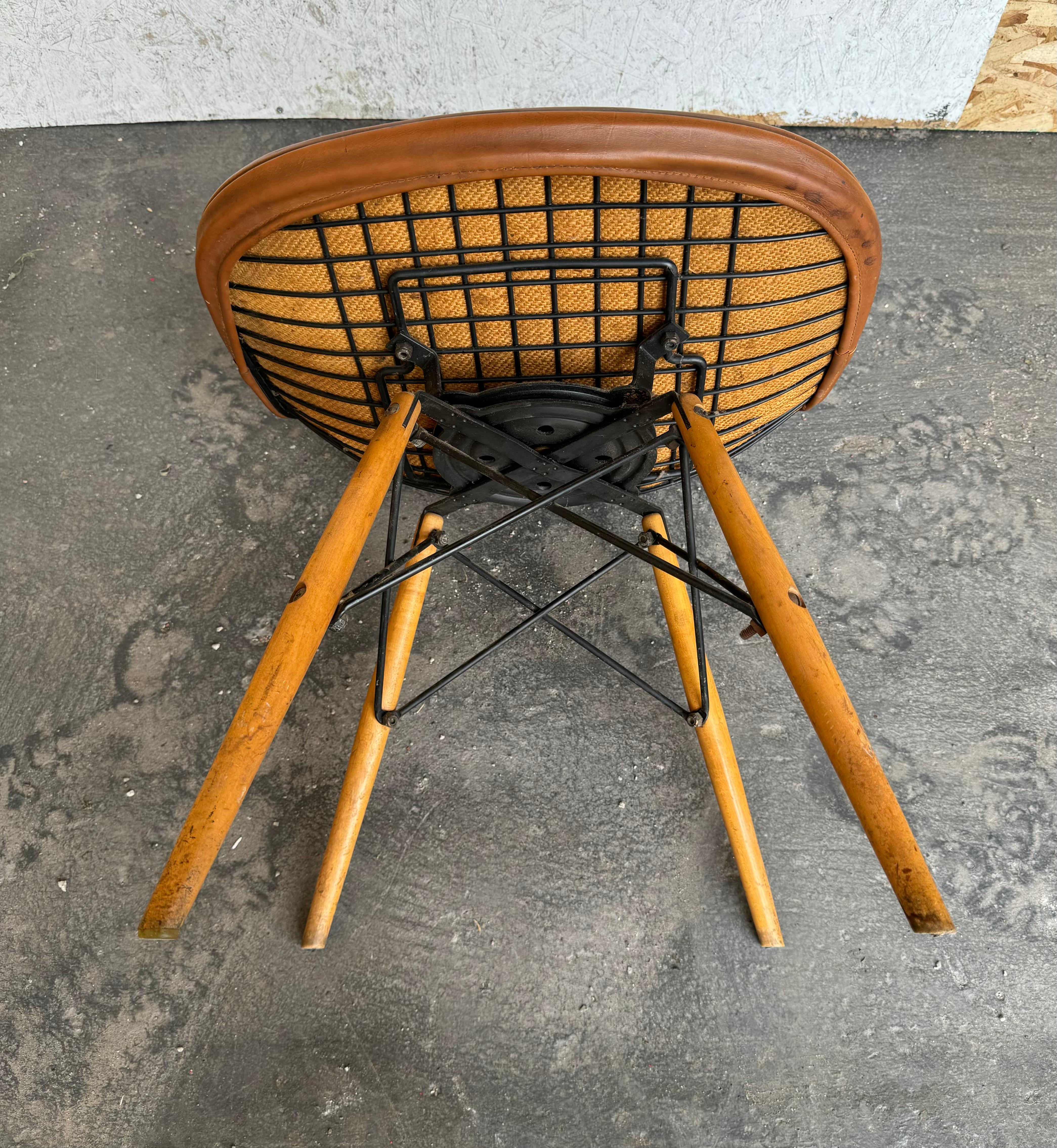 Early Pkw-1 Pivoting K-Wire Dowel Wood Base Side Chair, Eames Herman Miller 2