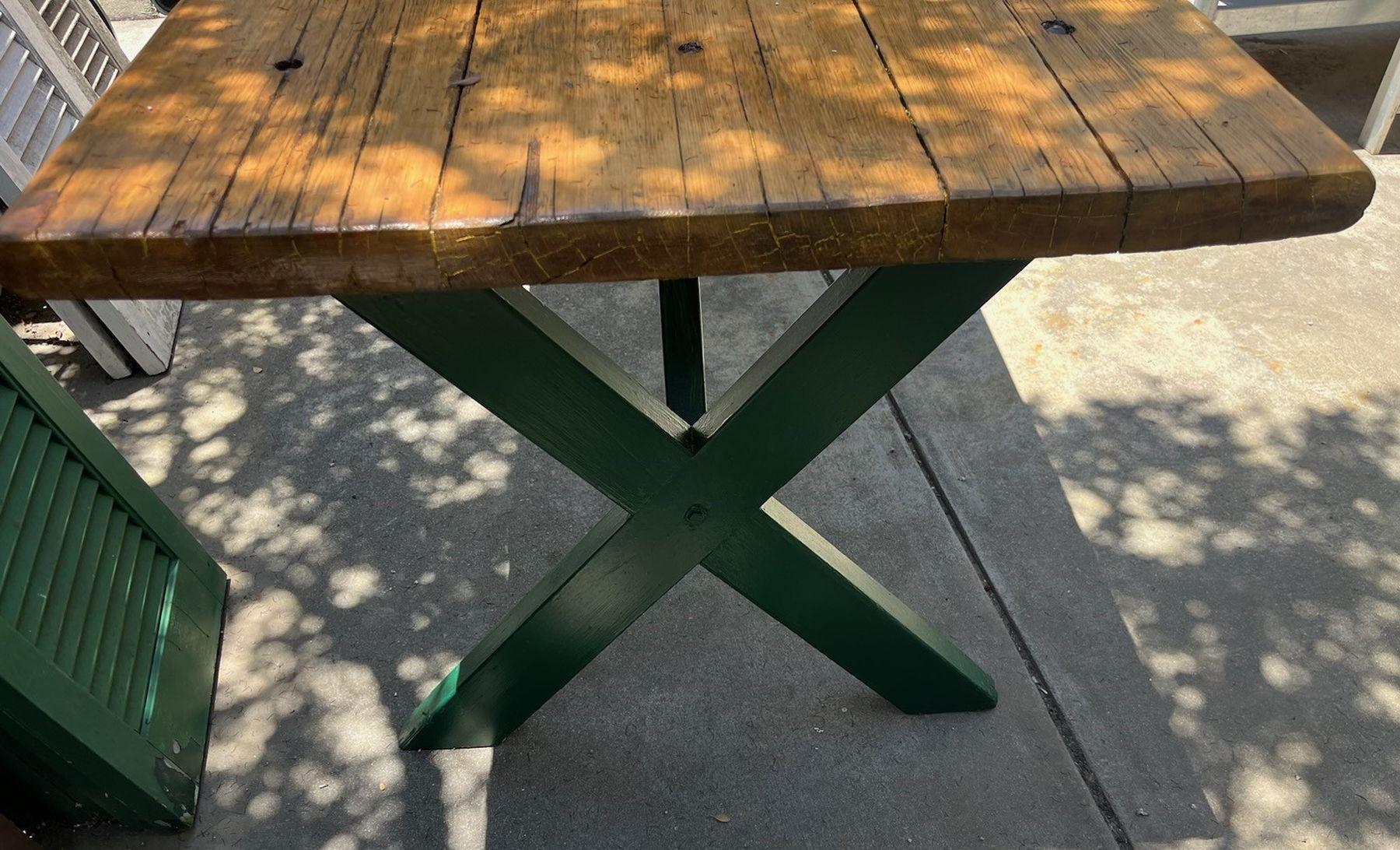 Américain Table de pique-nique en planches en vente