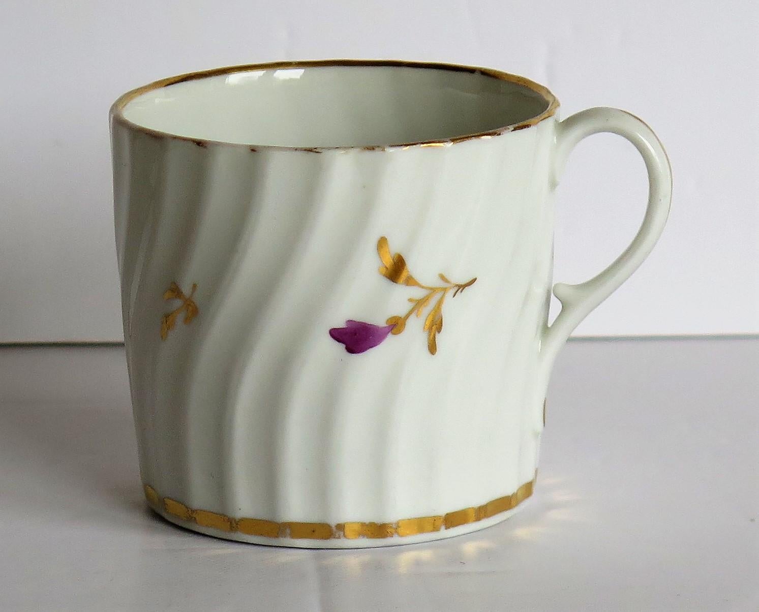 18th Century Early Porcelain Coffee Can Possibly Grainger Hand Painted and Gilded, circa 1800