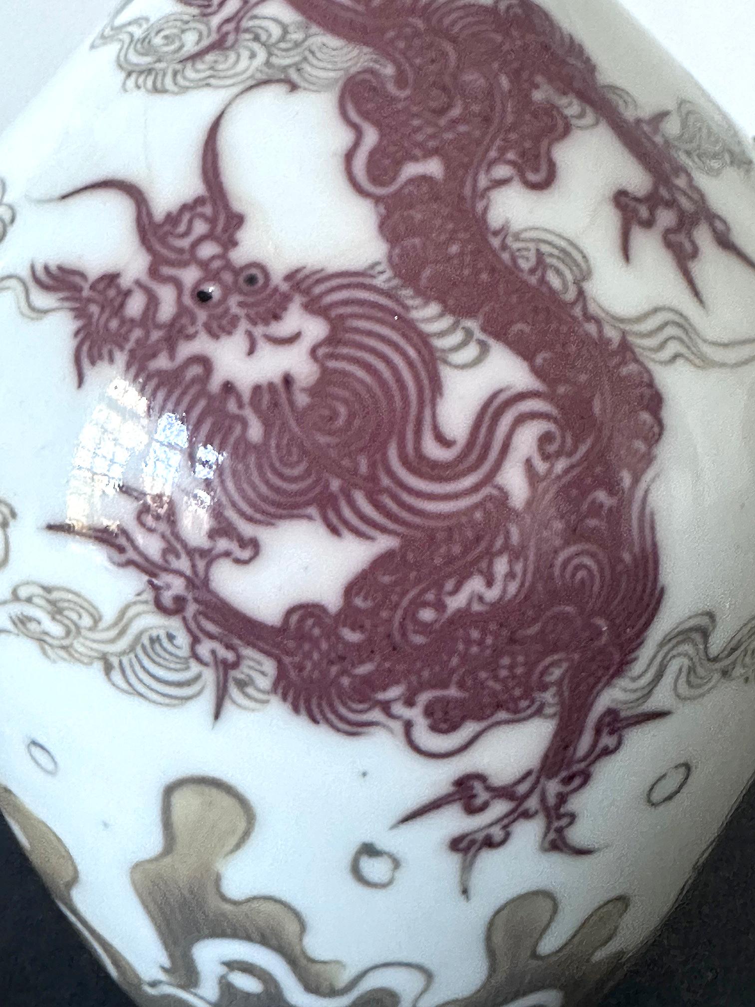 Aguamanil de porcelana bajo vidriado de Makuzu Kozan Periodo Meiji en venta 5