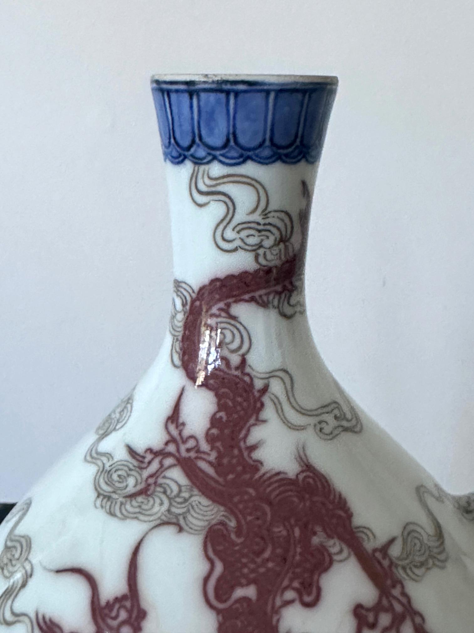 Aguamanil de porcelana bajo vidriado de Makuzu Kozan Periodo Meiji en venta 1