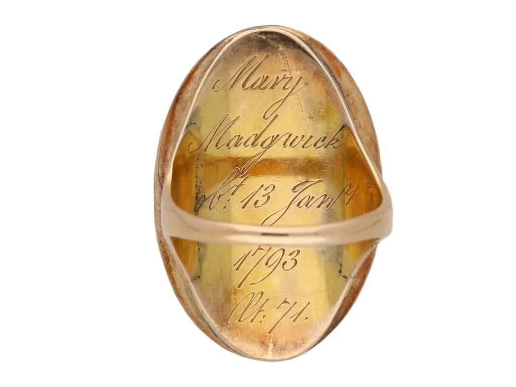 Early portrait miniature memorial ring, circa 1793. In Good Condition For Sale In London, GB