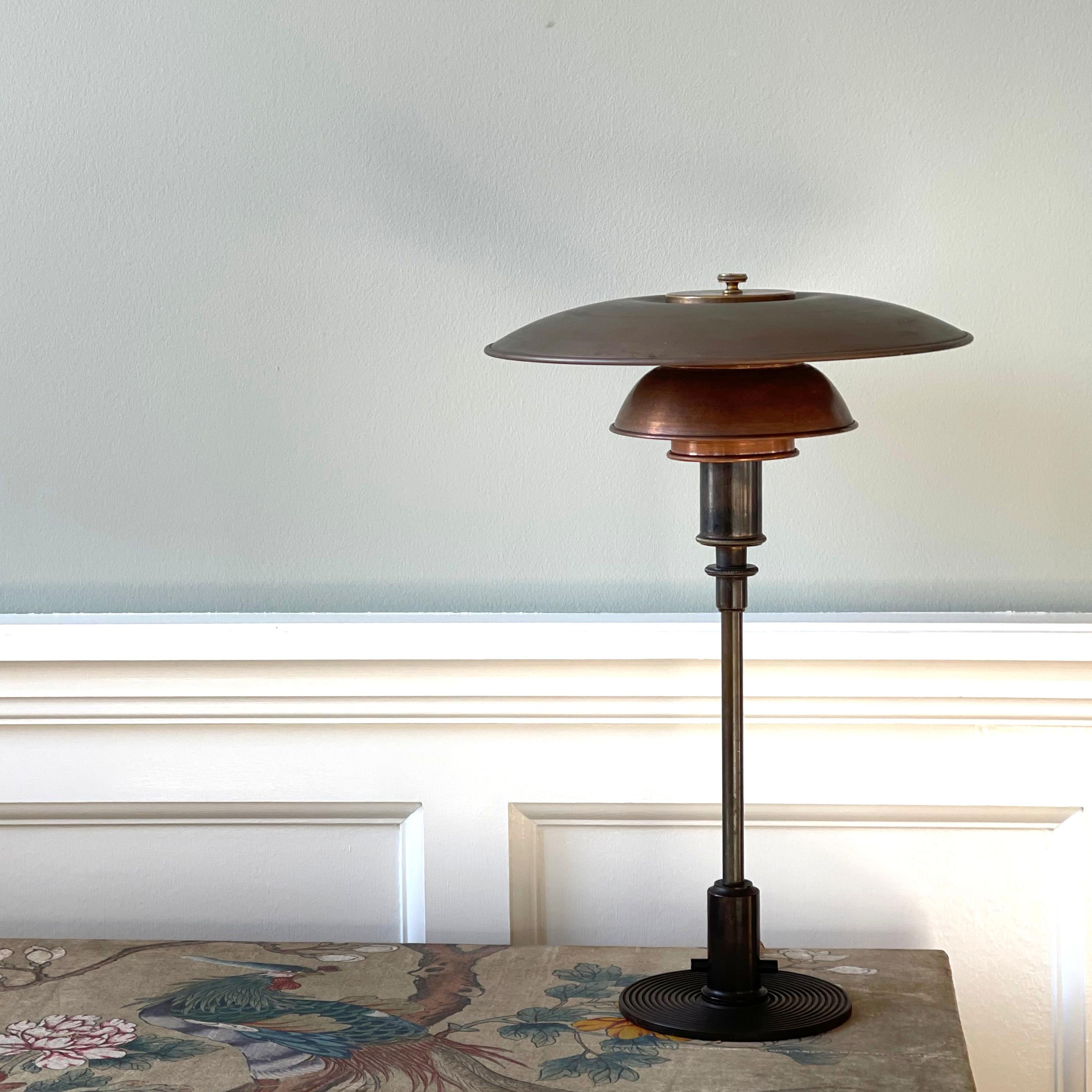 Early Poul Henningsen 3/2 Table Lamp Shades in Copper, 1930s In Good Condition For Sale In Copenhagen, DK