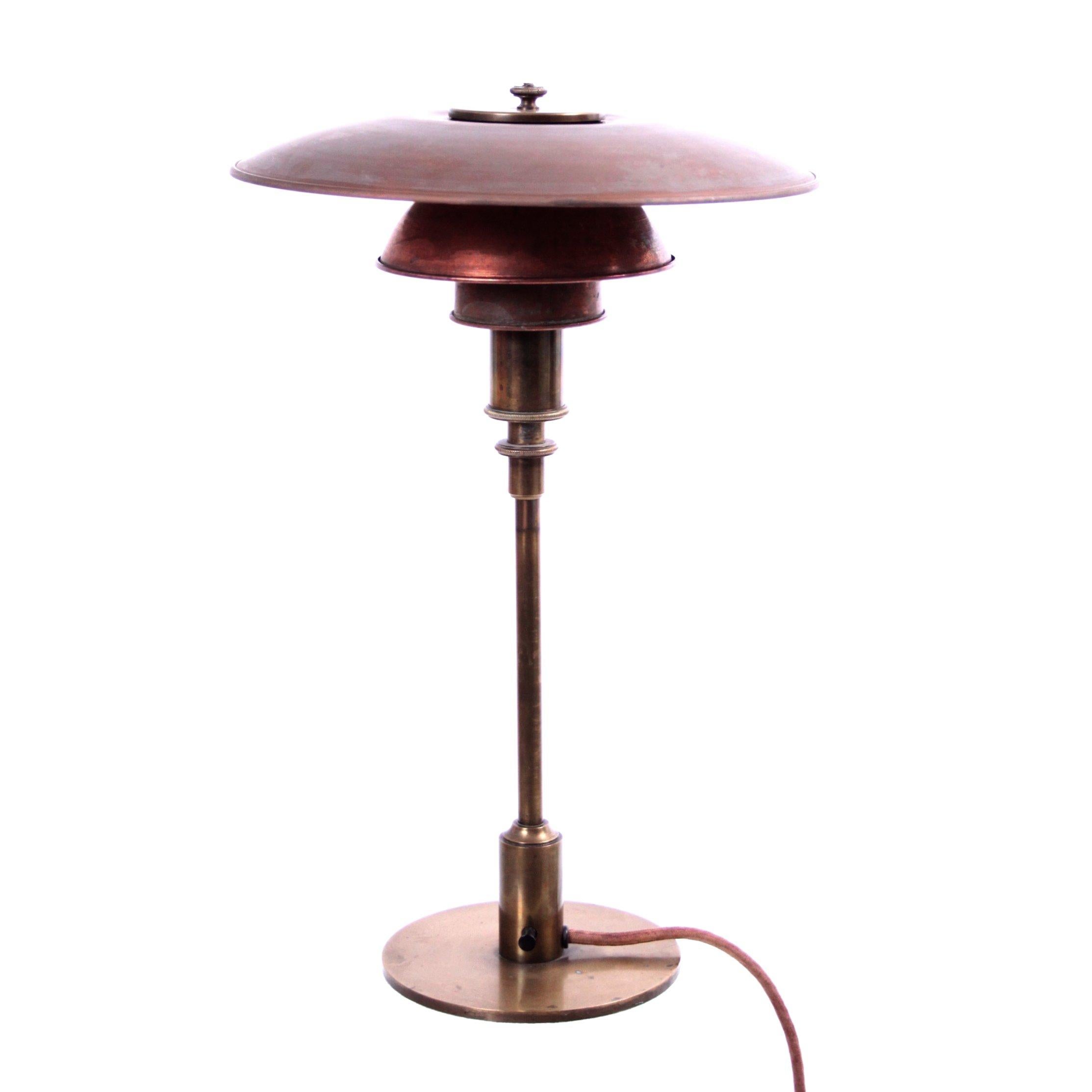 Lampe de bureau Early Poul Henningsen en laiton avec abat-jour en cuivre, 1927-1928 en vente