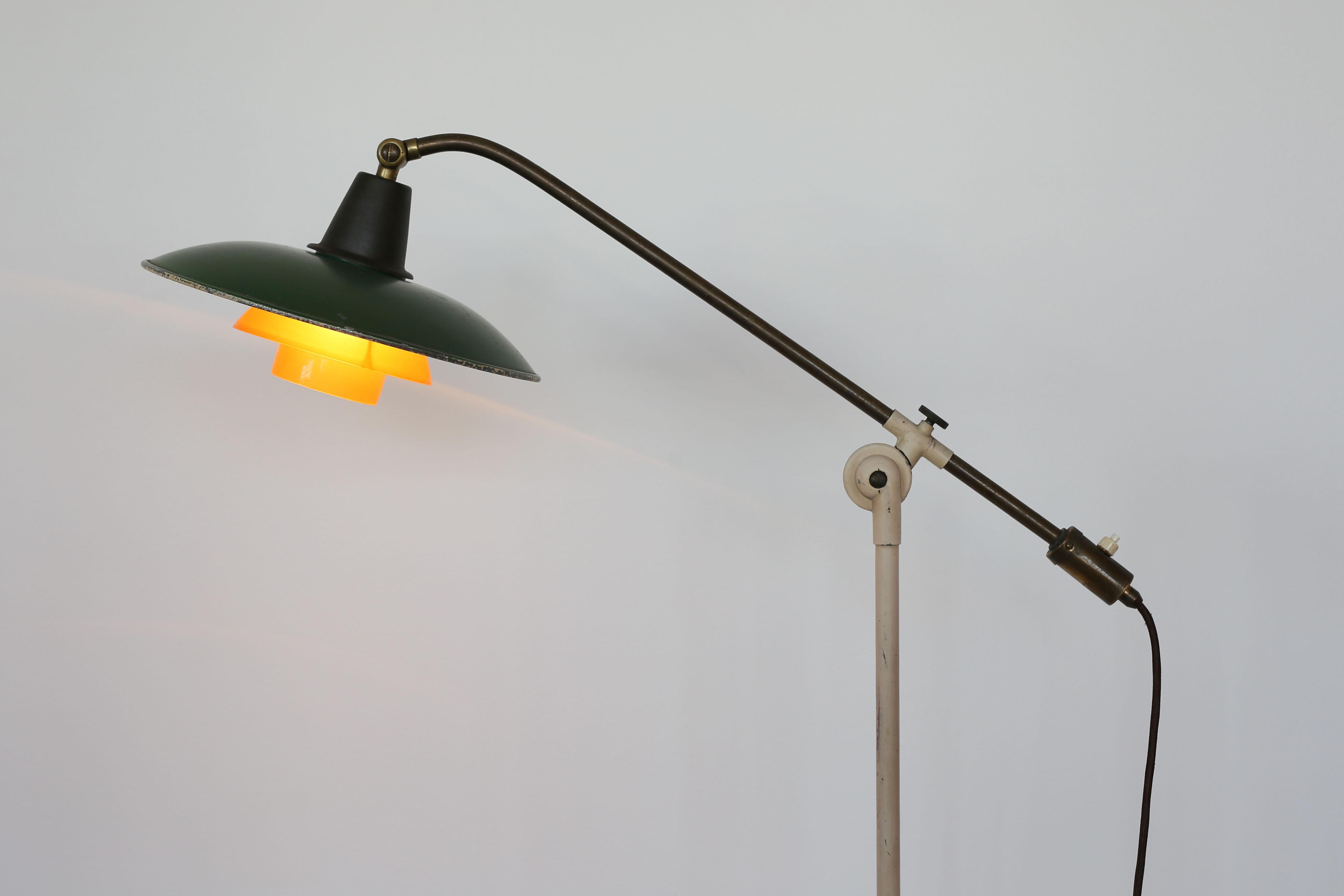 Frühe Poul Henningsen, Stehleuchte „Wasserpump“, 1940er-Jahre (Dänisch) im Angebot