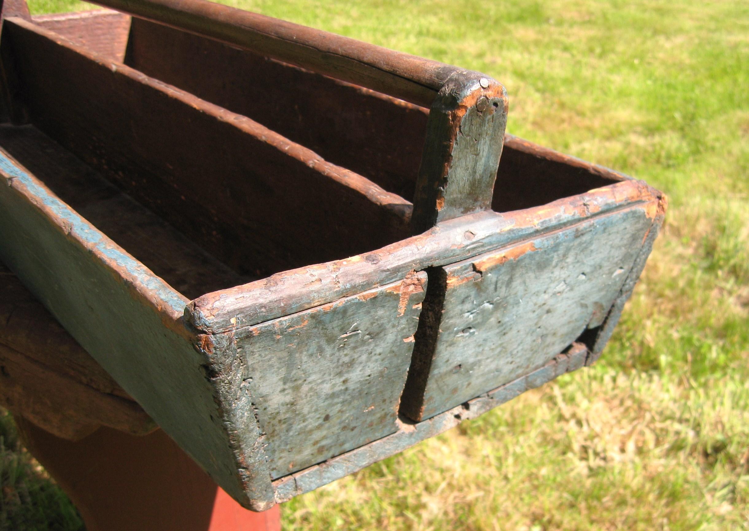 Hand-Crafted Early Primitive Robin Egg Blue Painted Tool Knife Box, 1860s For Sale