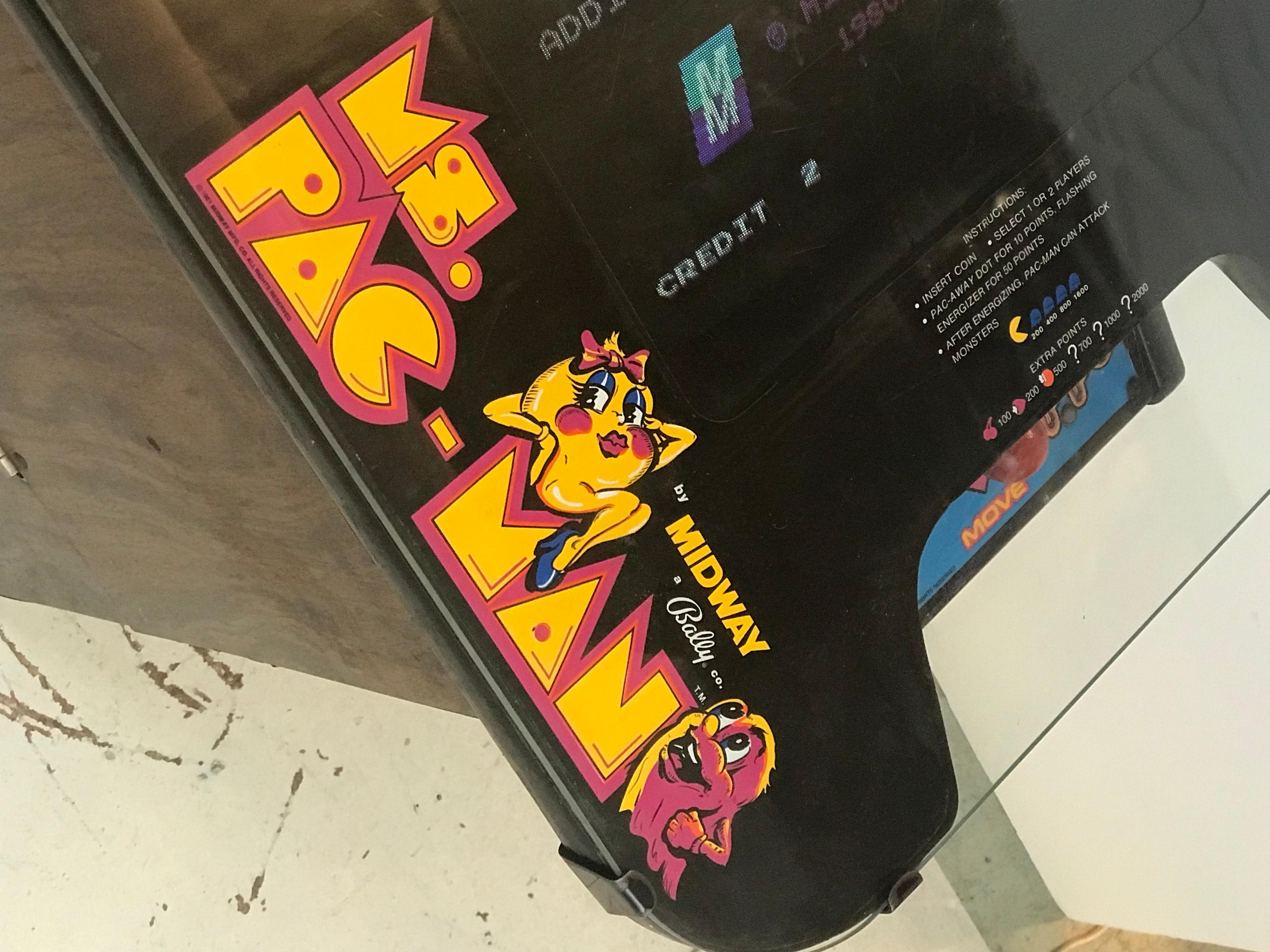Early Production 1st Generation Ms. Pac-Man Cocktail Table with “SpeedUp Chip” In Good Condition In Fort mill, SC