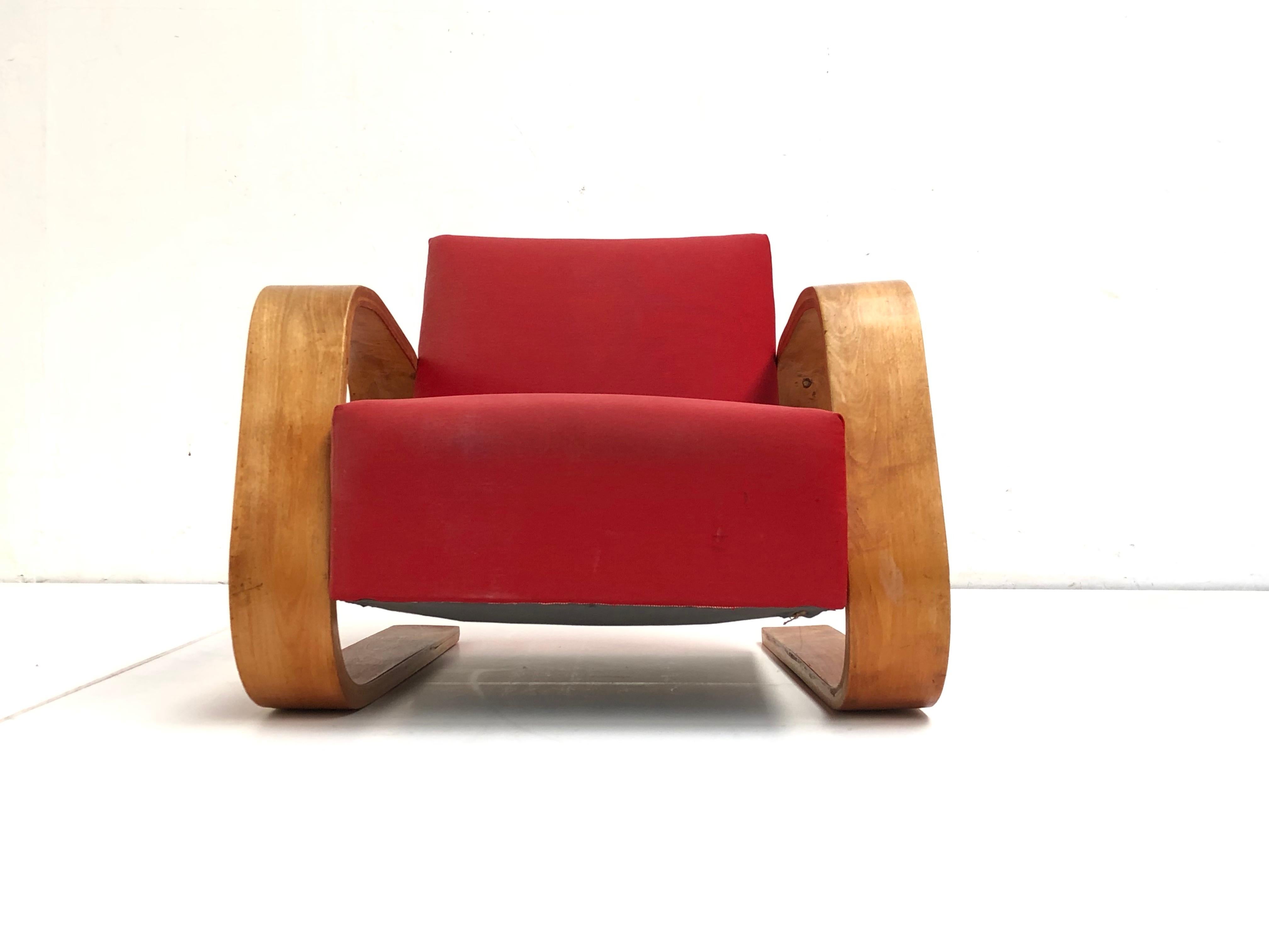 Early Production Armchair 400 'TANK' Chair Alvar Aalto, Artek Sweden 1946-1956 In Good Condition In bergen op zoom, NL
