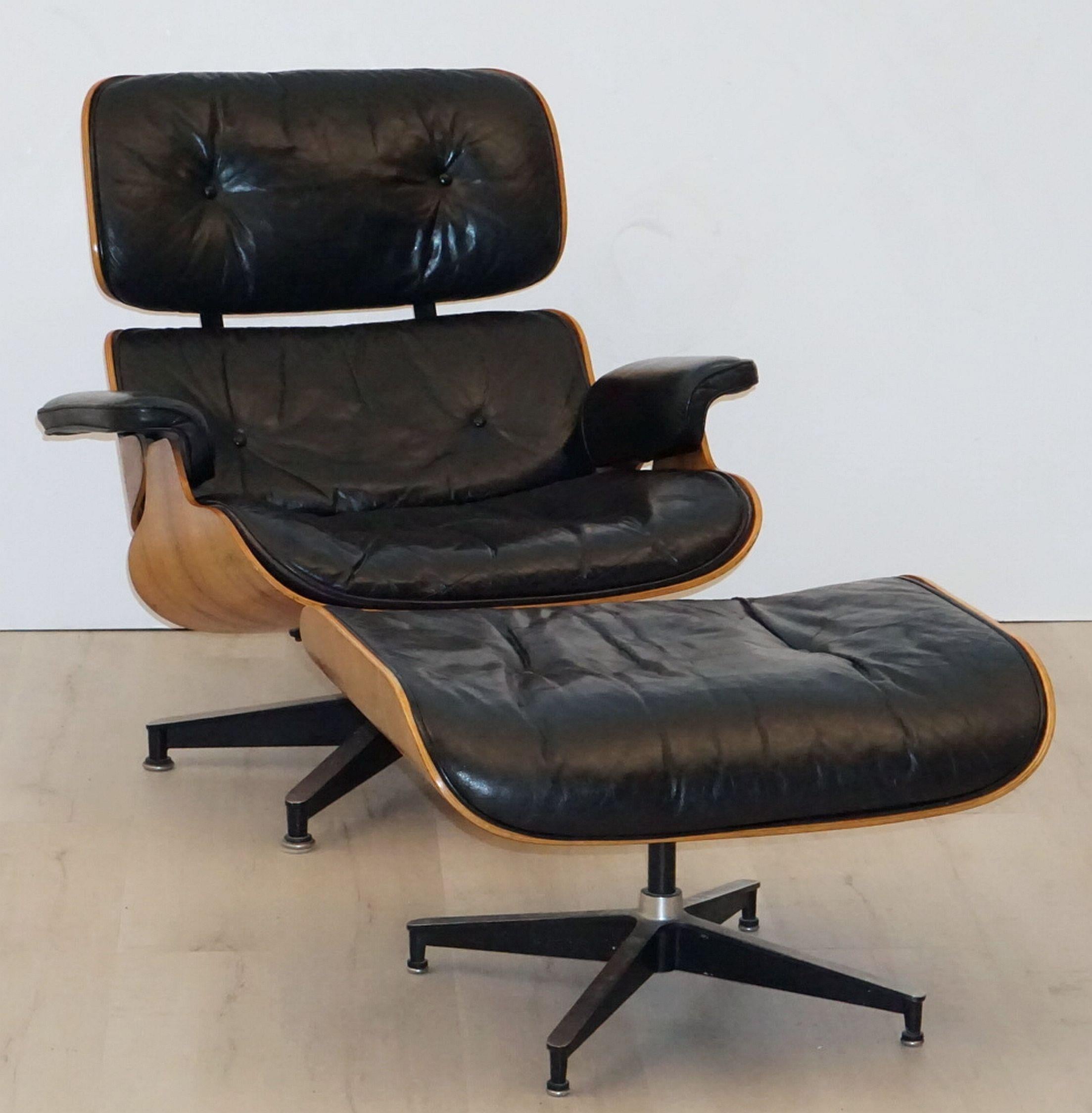 American Early Production Charles and Ray Eames Rosewood Lounge Chair with Ottoman