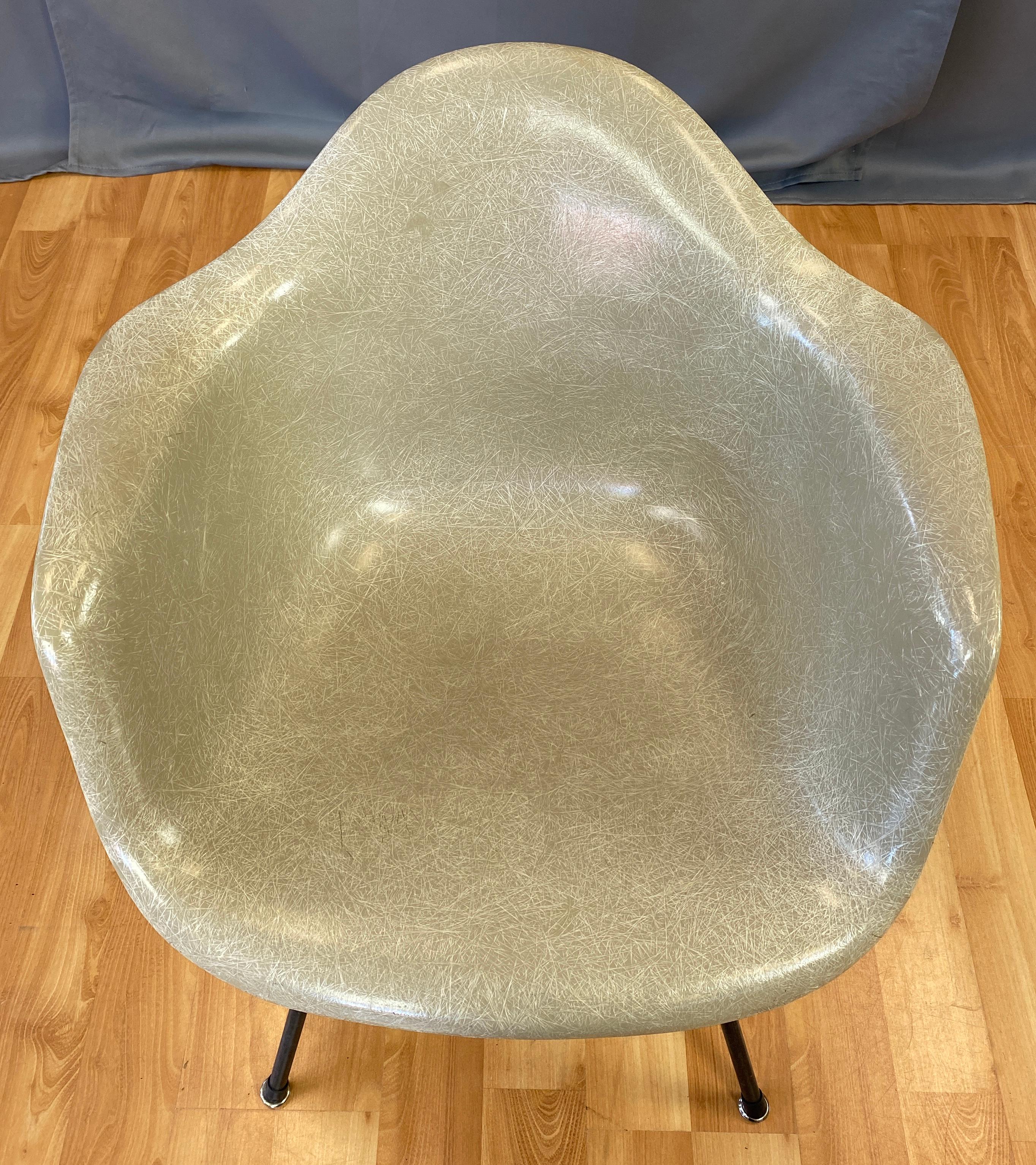 American Early Production Charles Eames Fiberglass Shell Armchair for Herman Miller