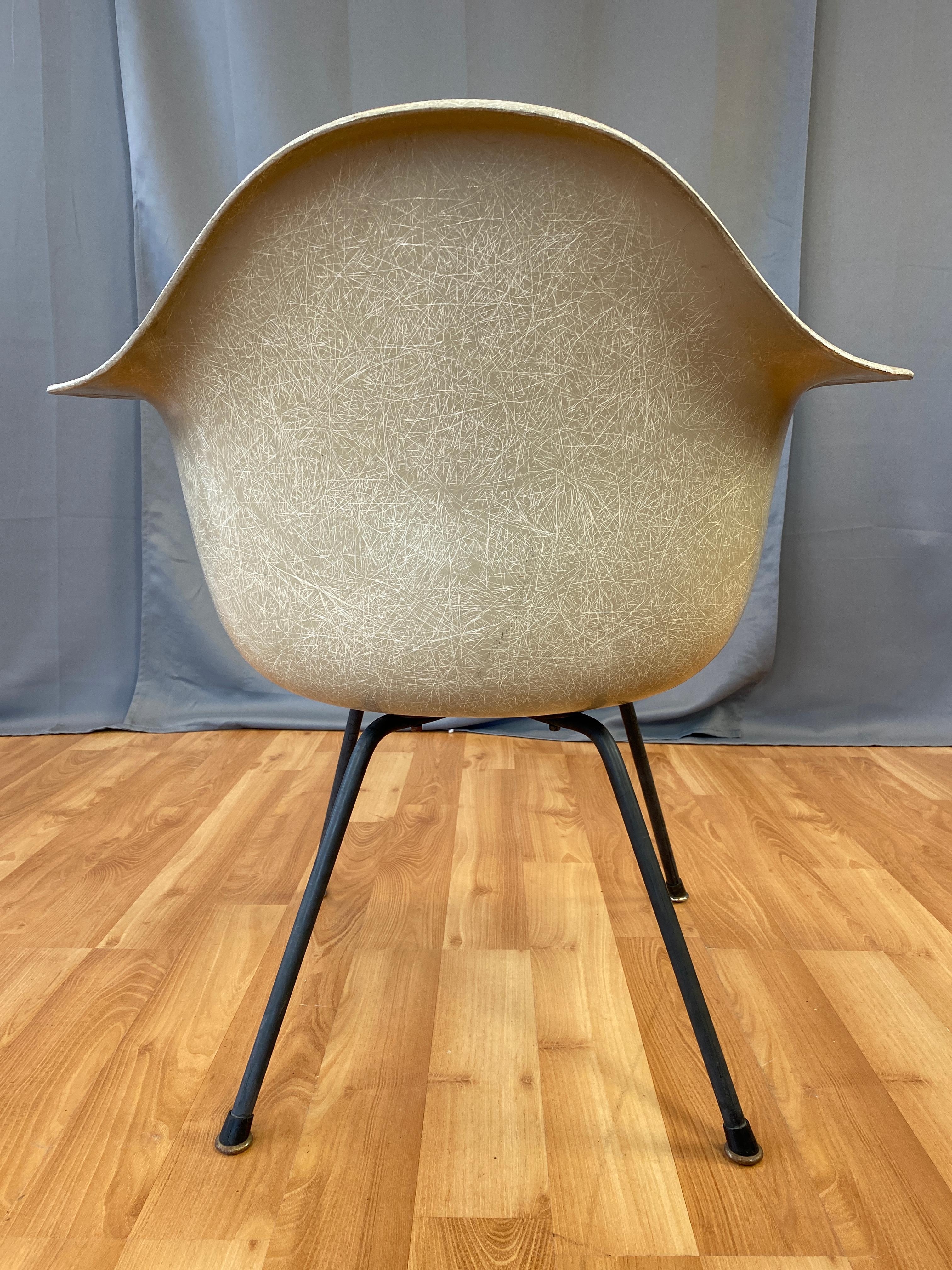 Mid-20th Century Early Production Charles Eames Fiberglass Shell Armchair for Herman Miller