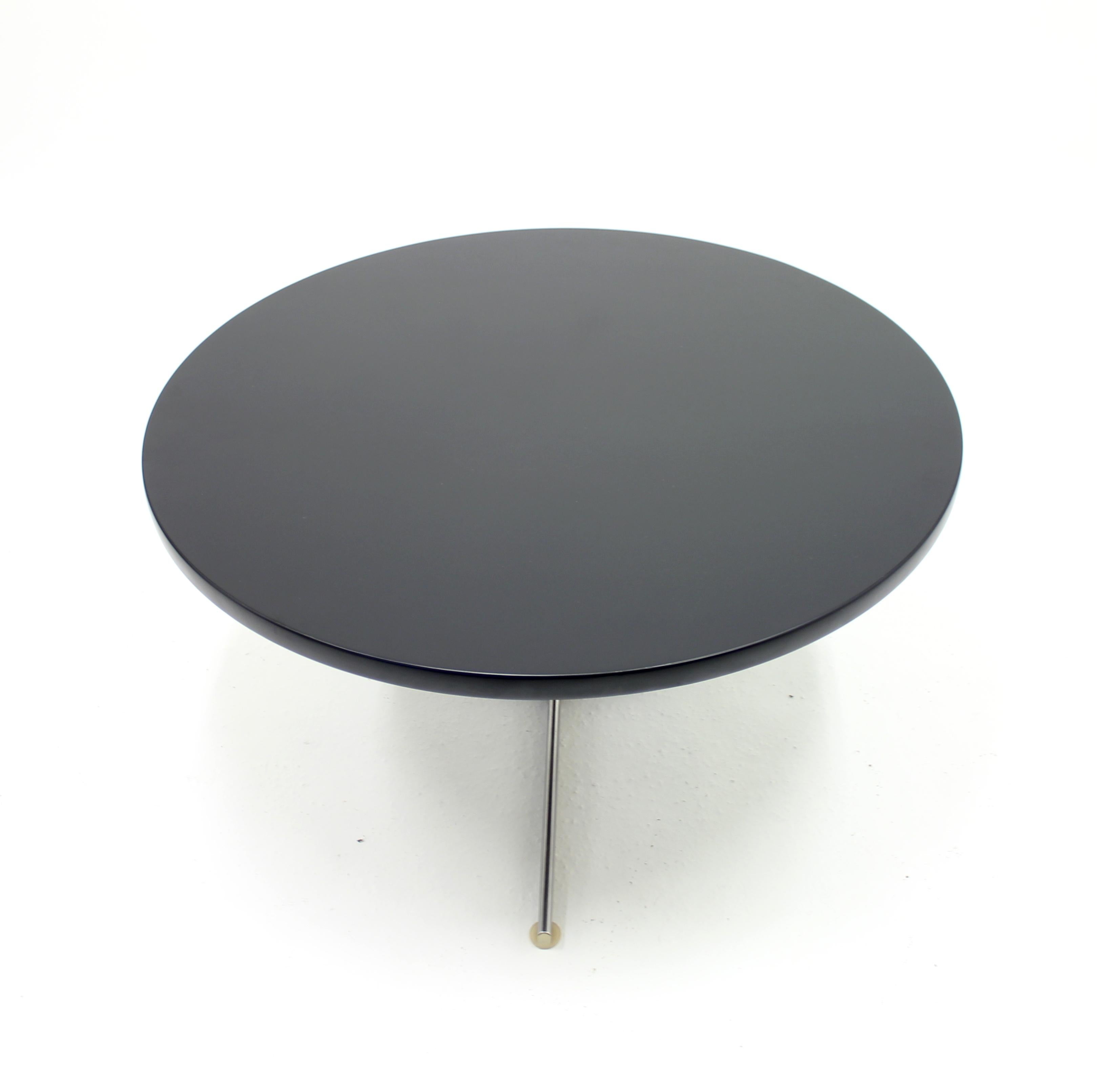 Early production Cone Table by Verner Panton for Plus-Linje, 1950s 1