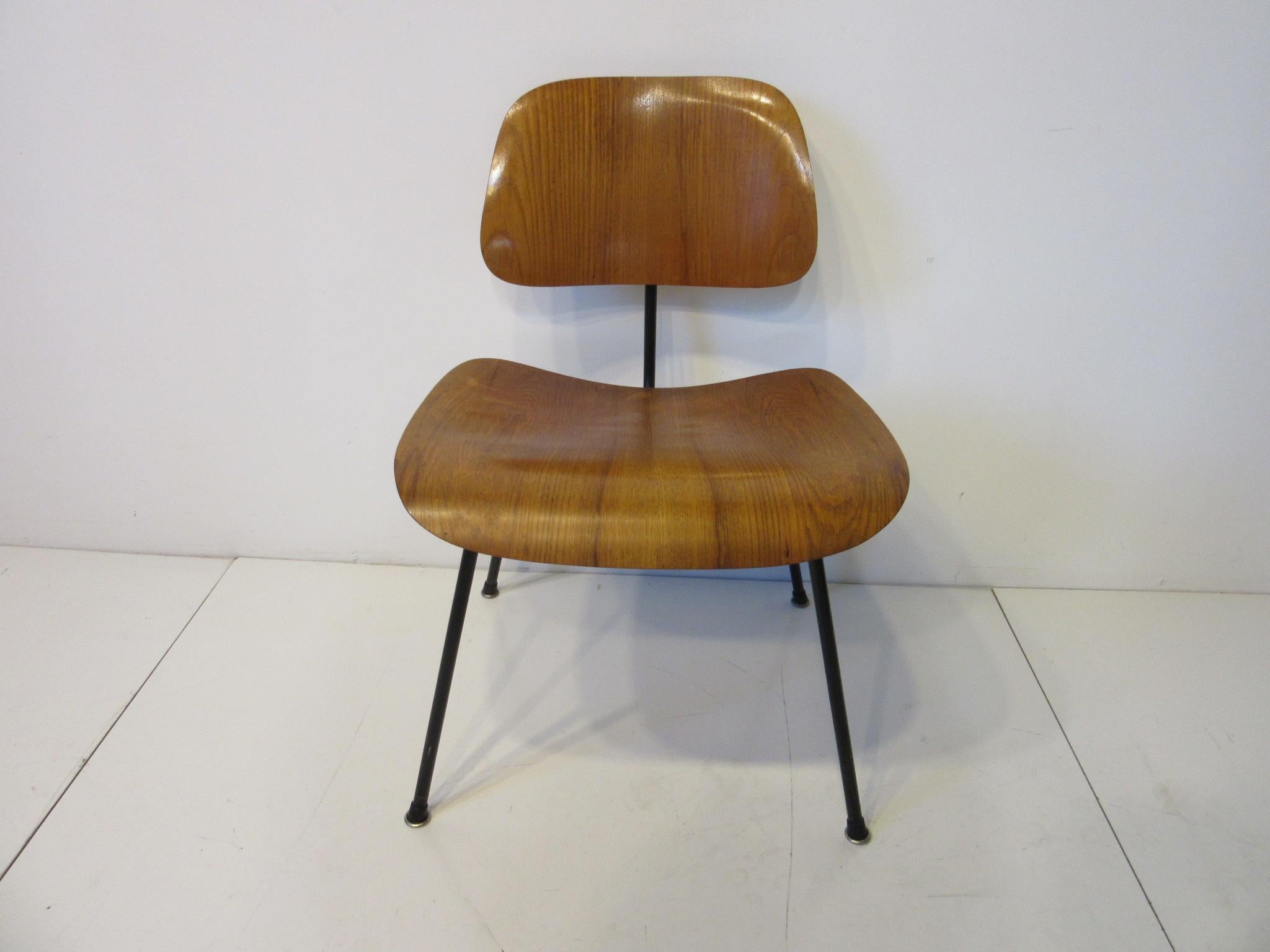 Mid-Century Modern Early Production Eames DCM Molded Wood Side Chairs for Herman Miller