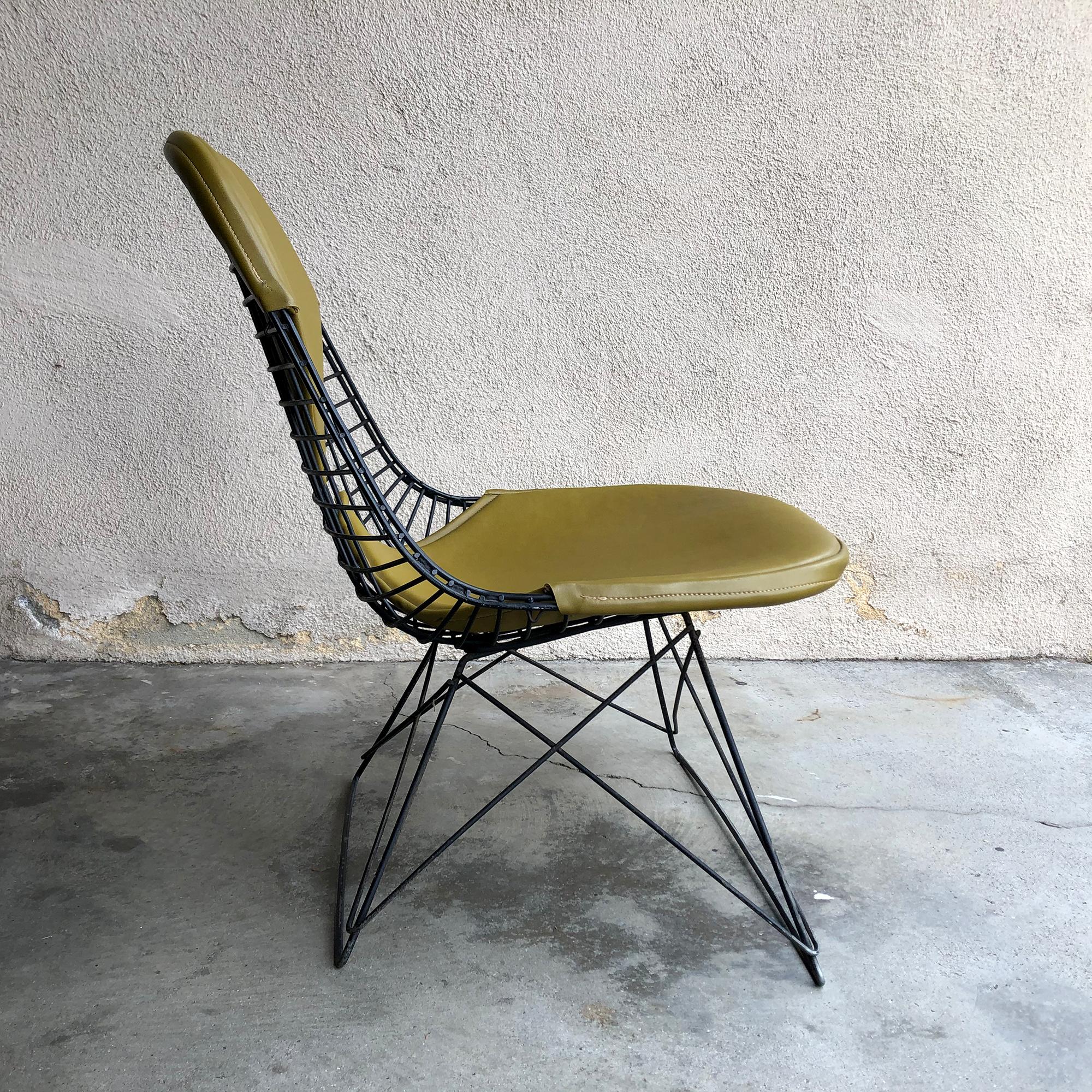 American Early Production Eames LKR Wire Chair