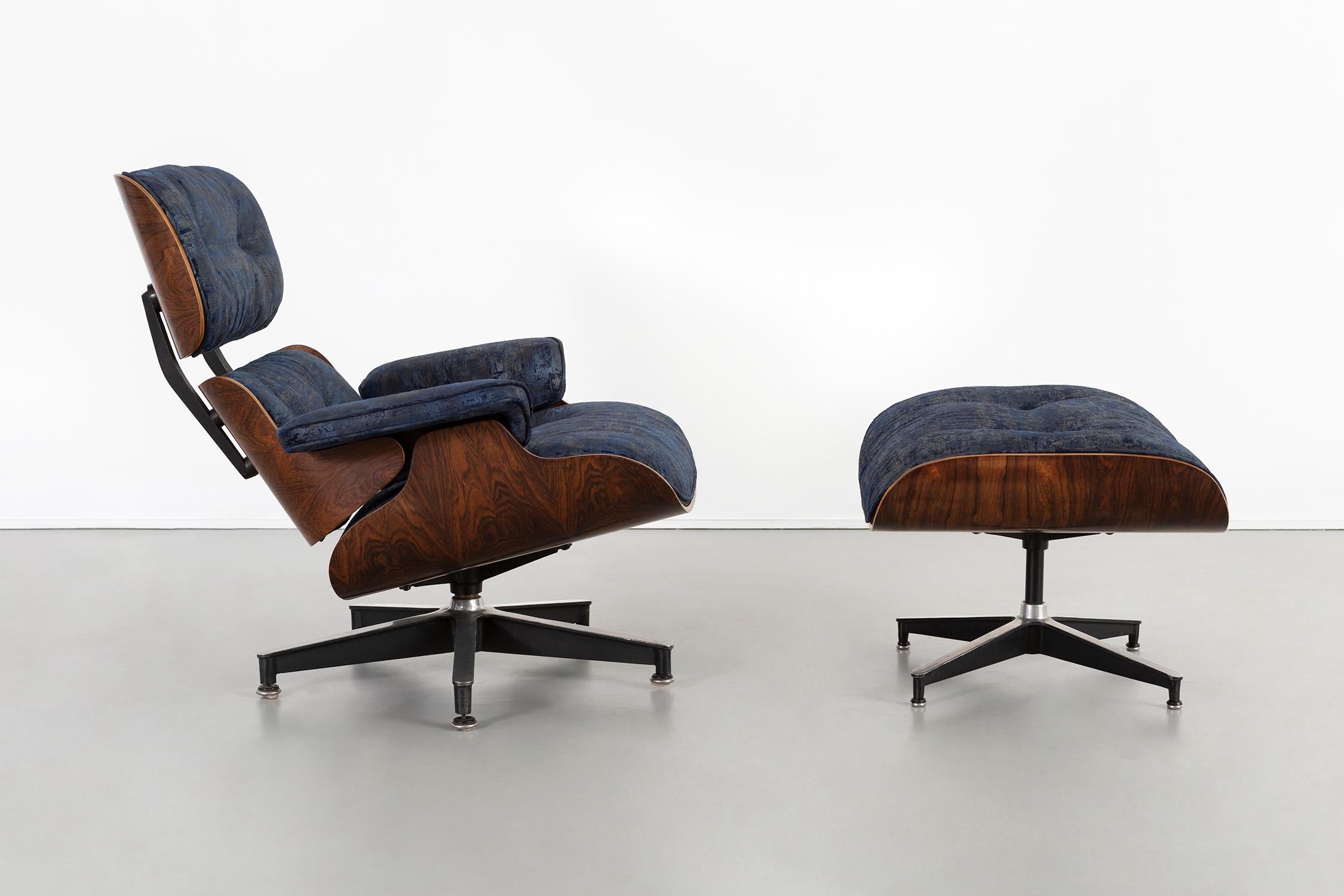 670 lounge chair and 671 ottoman

Designed by Charles and Ray Eames for Herman Miller 

USA, circa 1950s

Rosewood, aluminum and cotton velvet blend

The chair and ottoman are down filled. 

Cotton velvet blend fabric made in Italy, spray