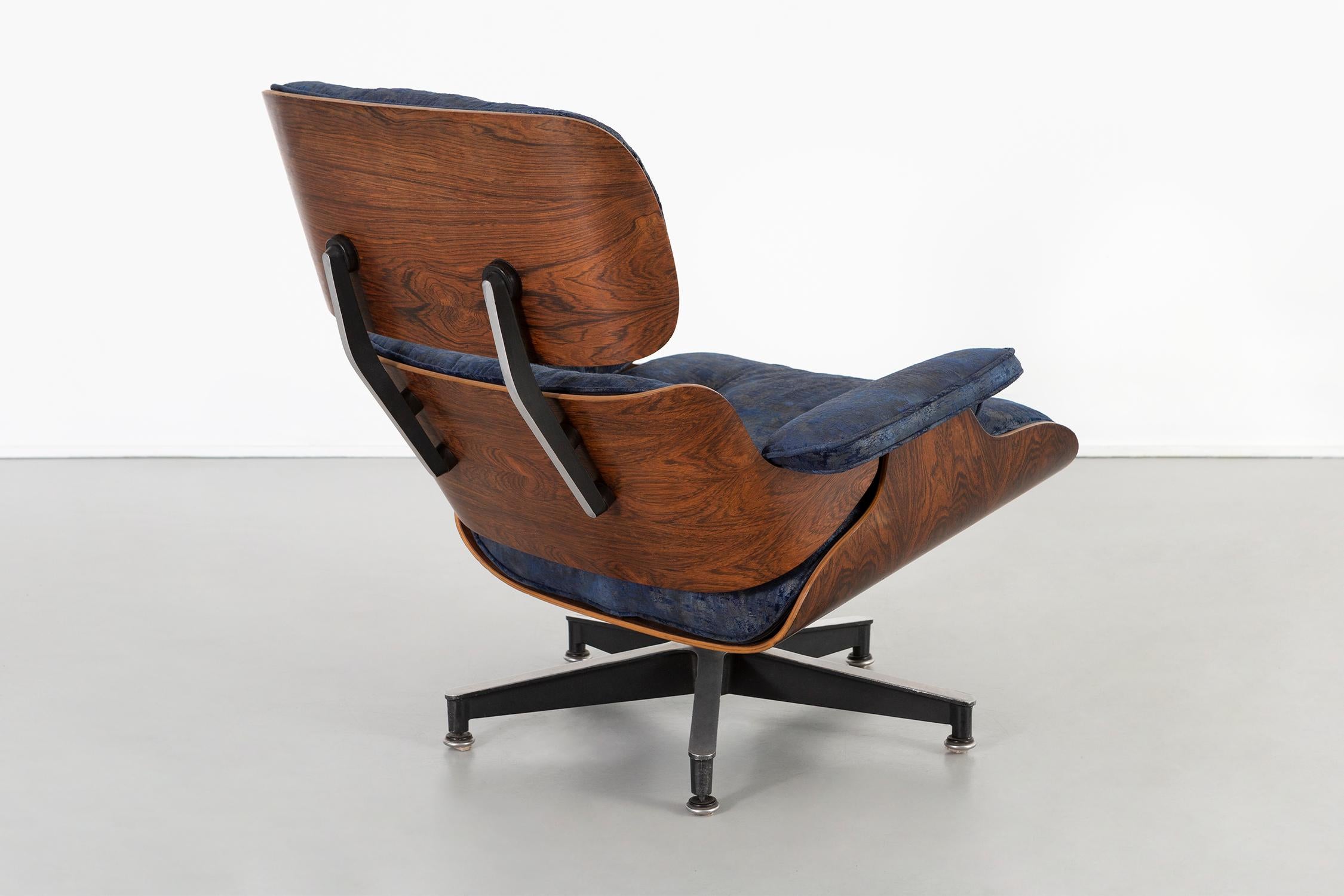 Mid-20th Century Early Production Eames Rosewood Lounge Chair and Ottoman