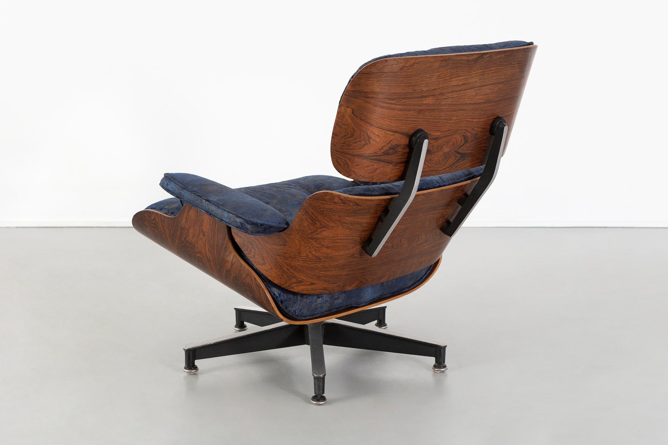 Early Production Eames Rosewood Lounge Chair and Ottoman 2