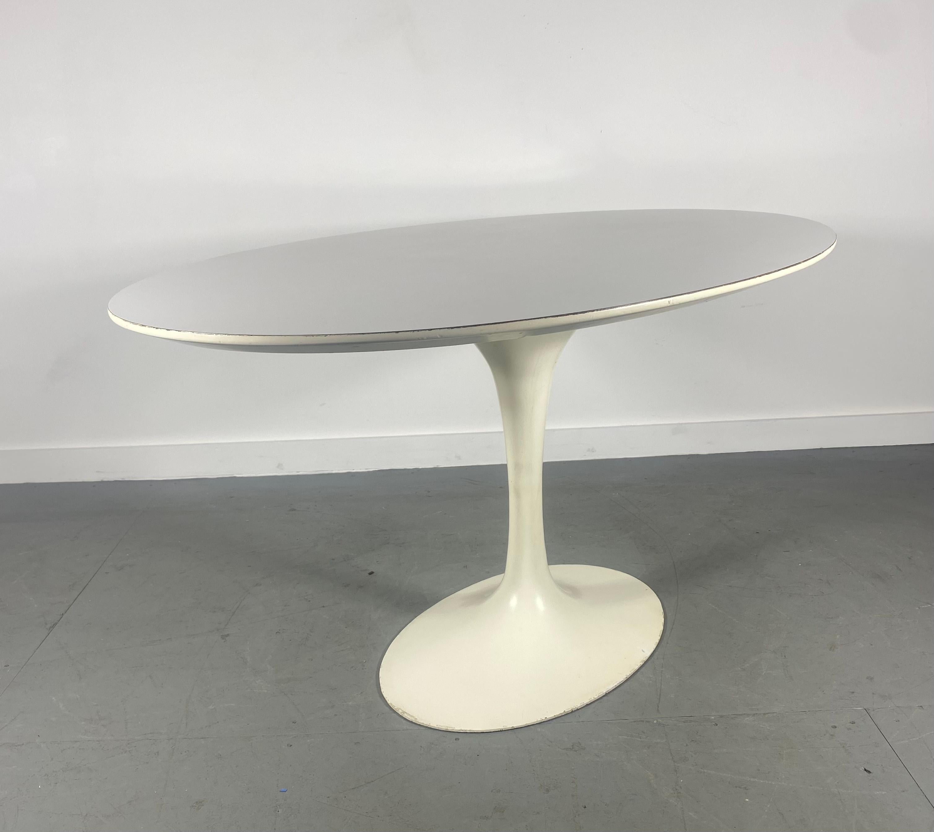 Early Production Eero Saarinen / Knoll, Oval Pedestal Tulip Dining Table 2
