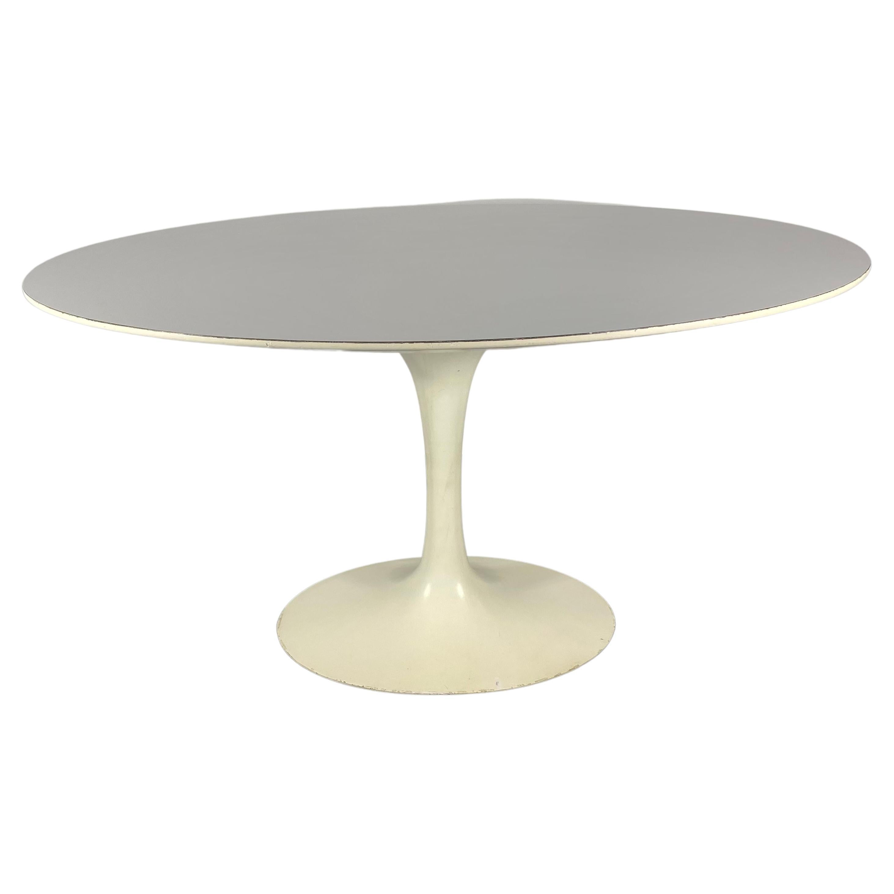 Early Production Eero Saarinen / Knoll, Oval Pedestal Tulip Dining Table