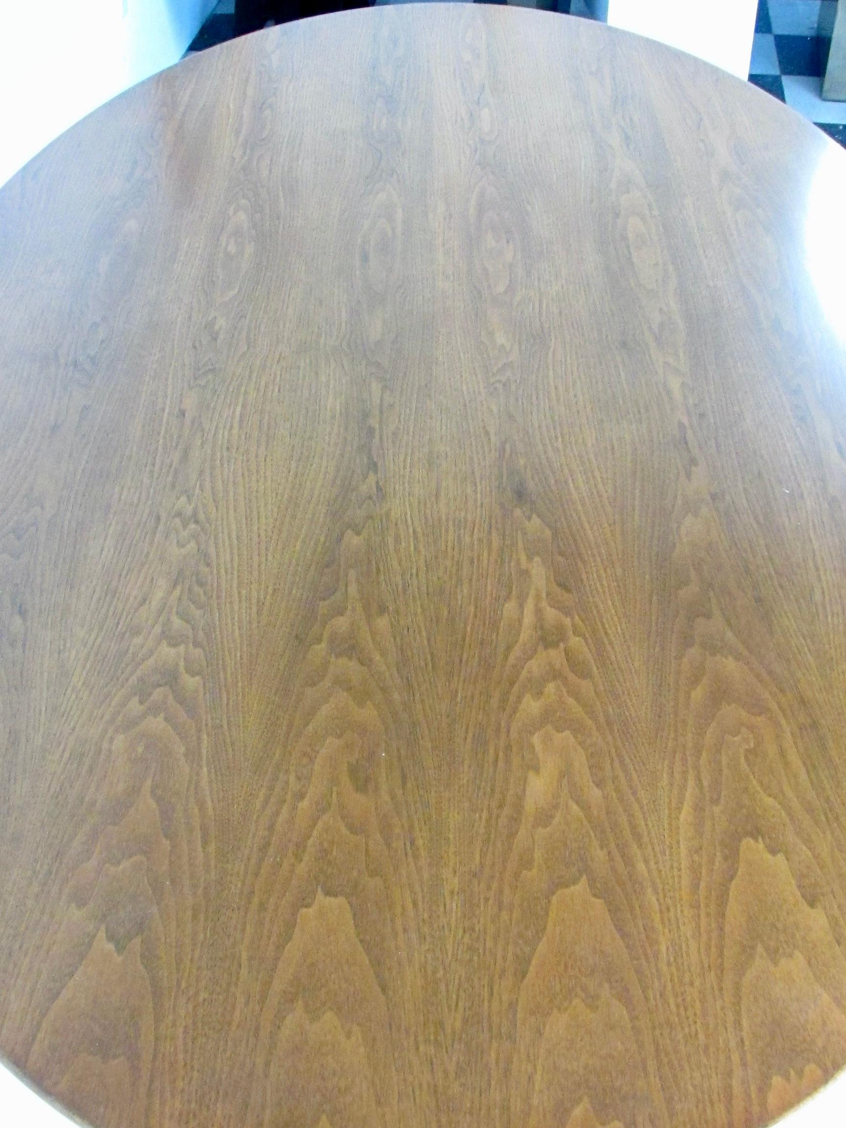 Début de production Eero Saarinen Knoll  table de salle à manger Tulip en noyer en vente 10