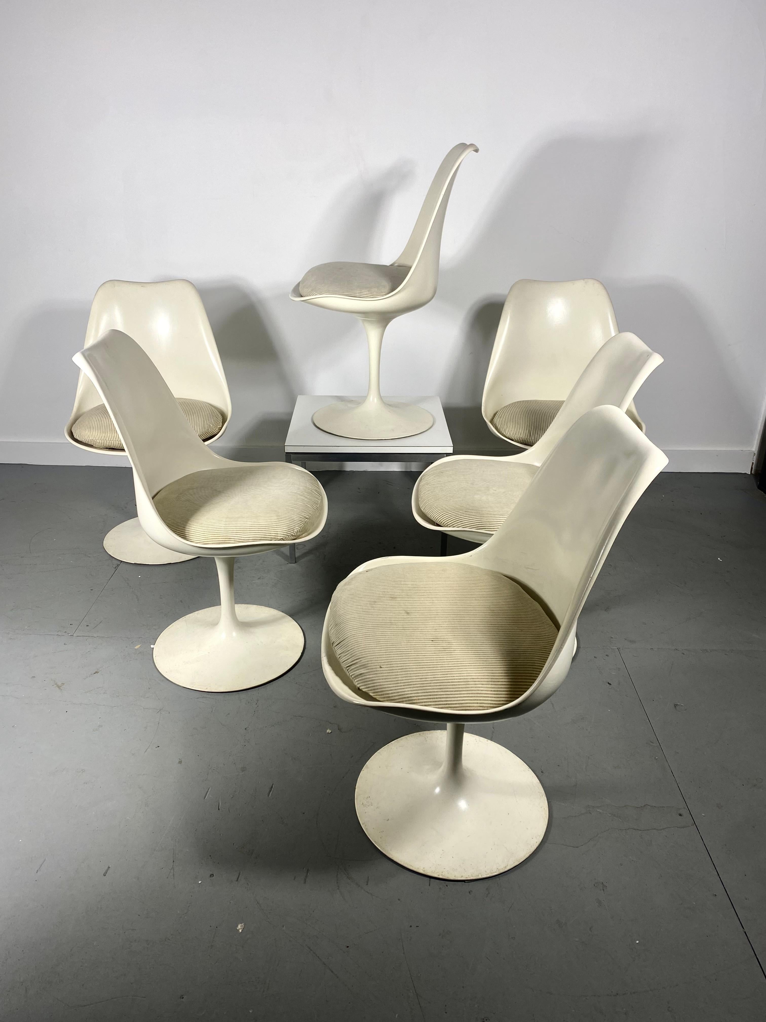 Early Production Eero Saarinen Tulip Dining Chairs Knoll, New York For Sale 2