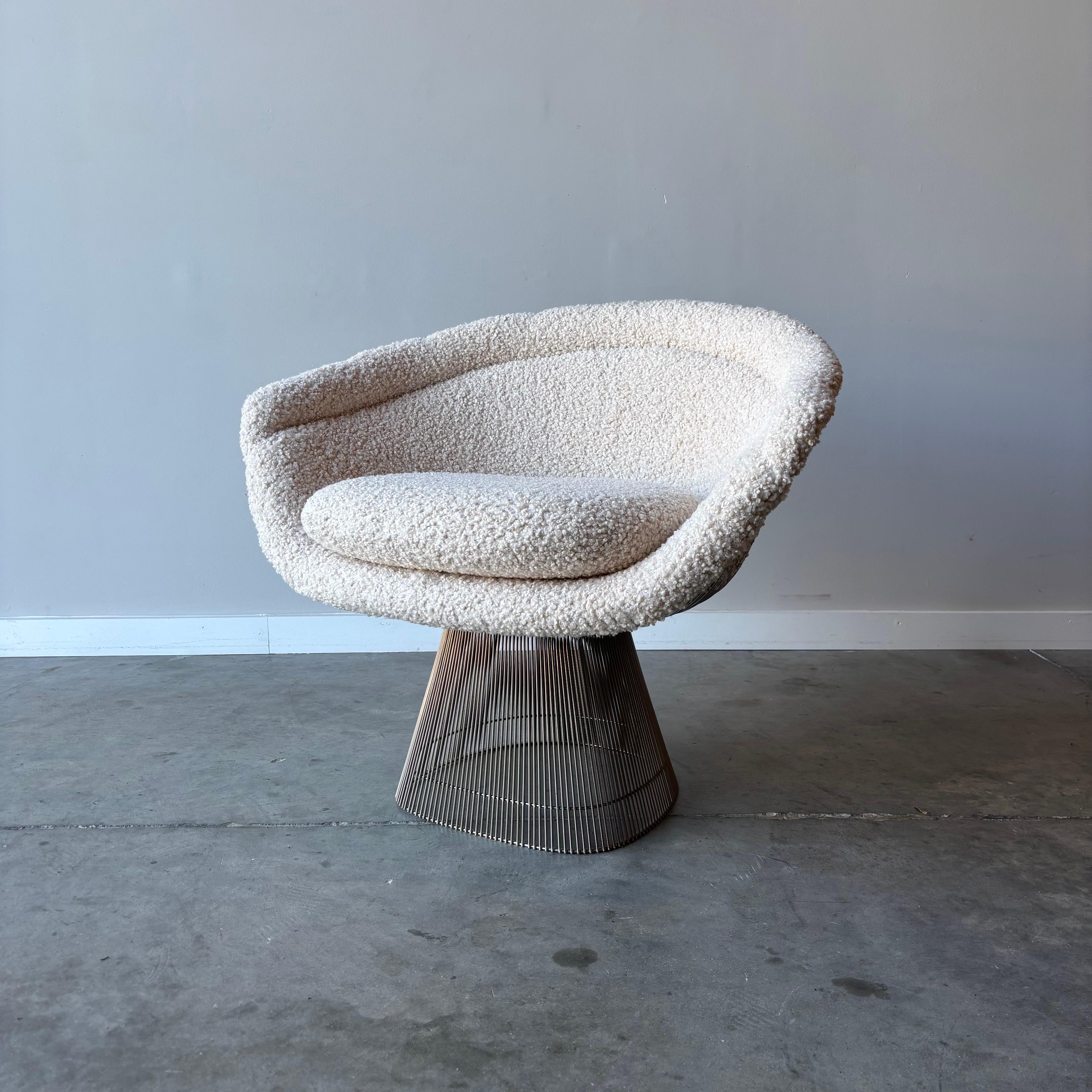 20ième siècle Chaises longues en fil de fer Eero Saarinen - Knoll - Nouvellement tapissées en vente