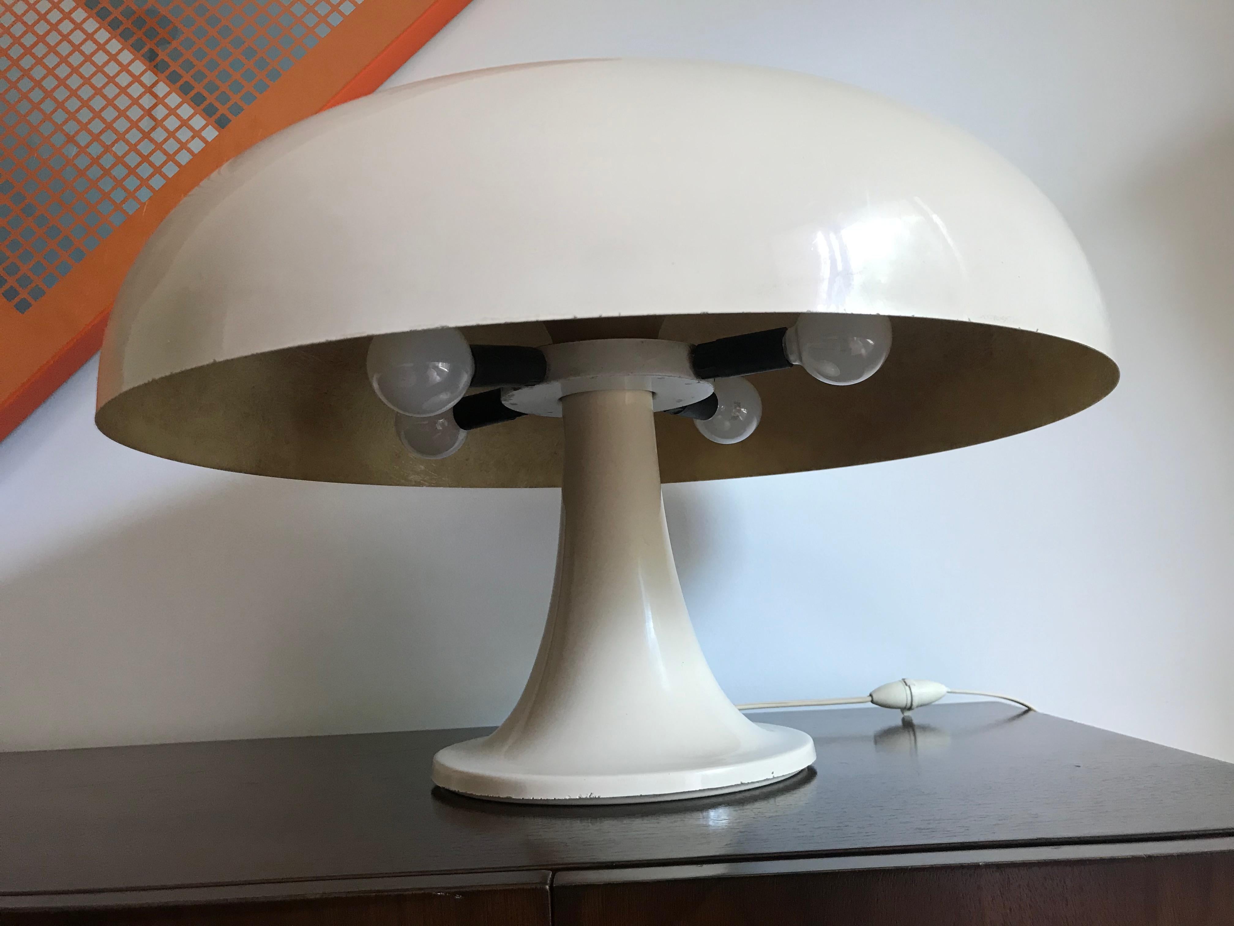 mushroom lamp standing