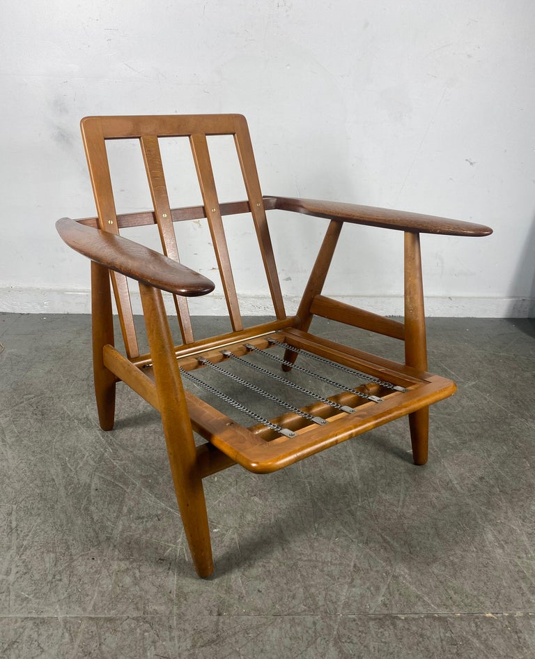 GETAMA  GE240（Hans J.Wegner） The GE 240 Oak Lounge Chair by Hans J. Wegner for Getama