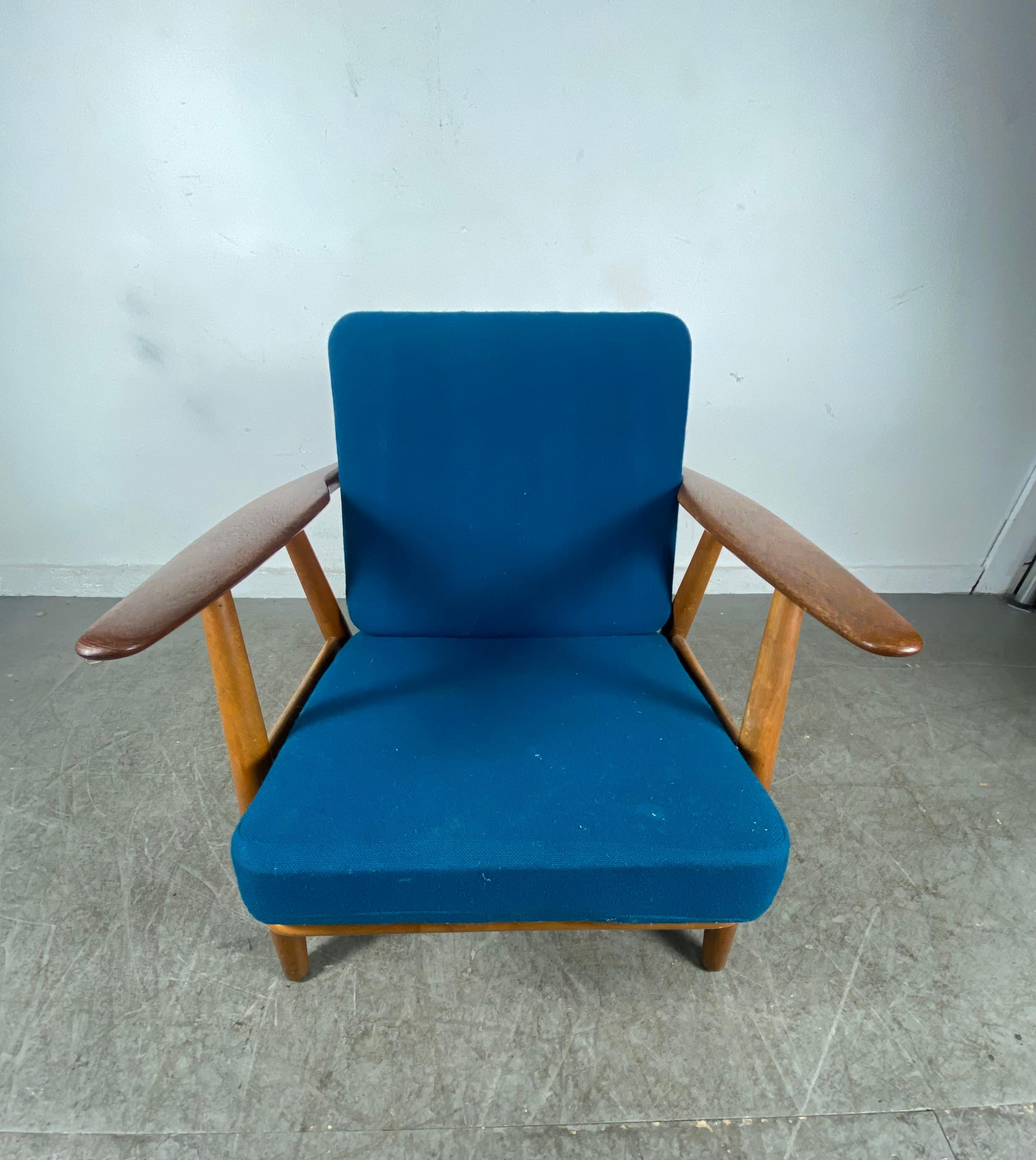 Fabric Early Production Hans Wegner Getama GE-240 Lounge Chair / Denmark For Sale