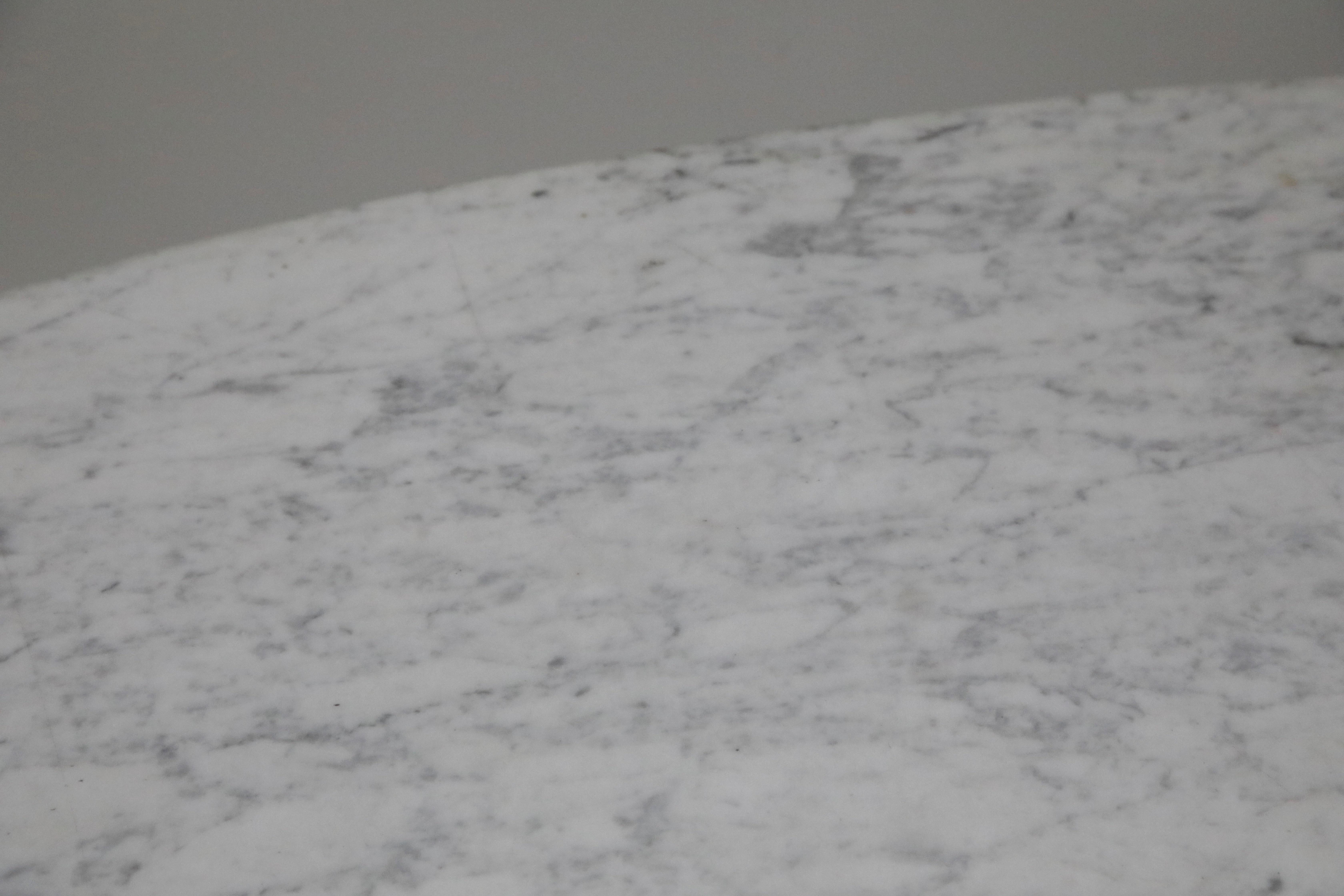 Carrara Marble Early Production Knoll International Oval Marble Tulip Dining Table, Signed 1969
