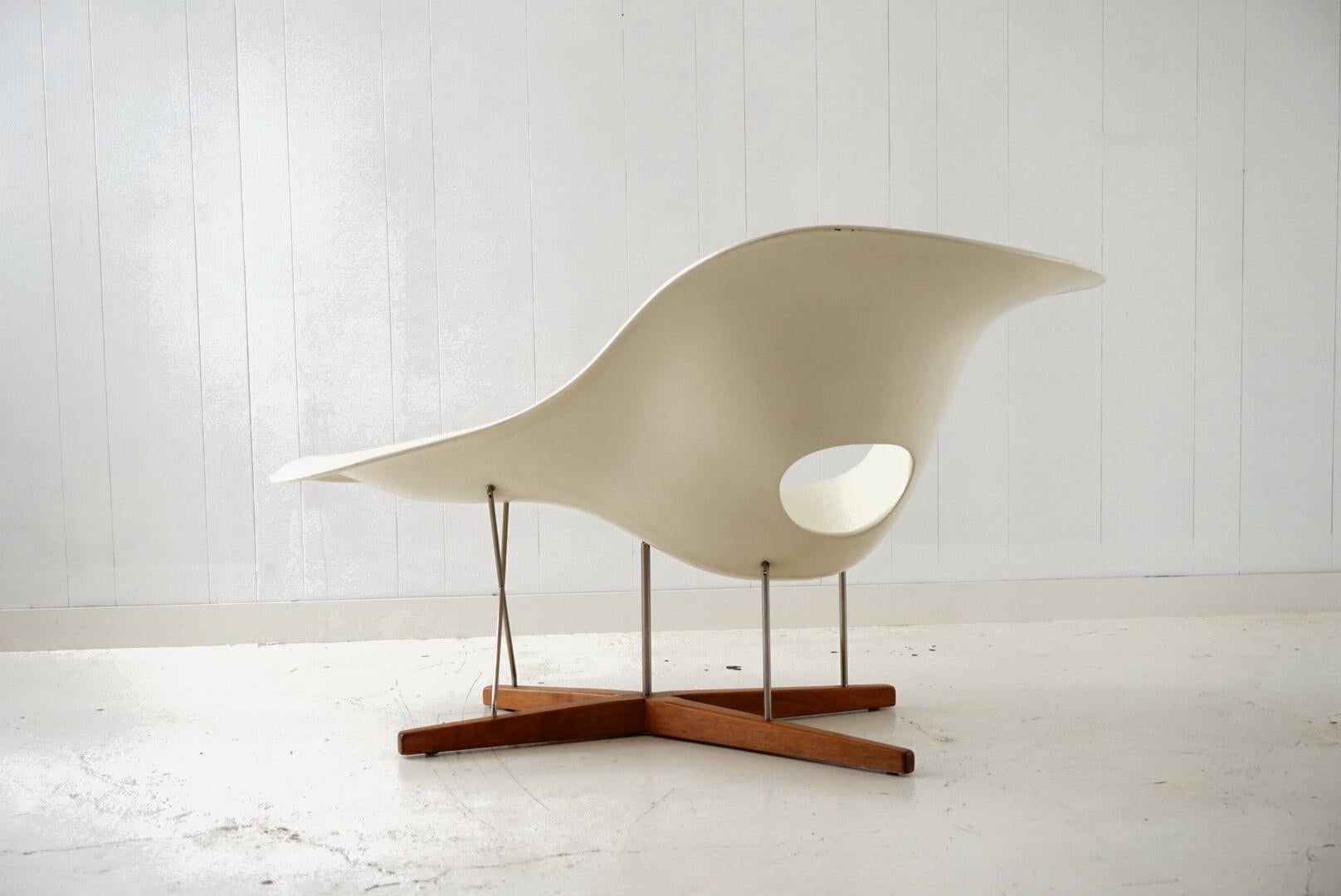 Early Production 'La Chaise' by Charles and Ray Eames for Vitra, circa 1996 In Good Condition In Los Angeles, CA