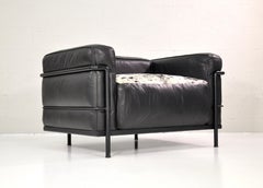 Loungesessel „LC3“ aus der frühen Produktion von Le Corbusier für Cassina, signiert