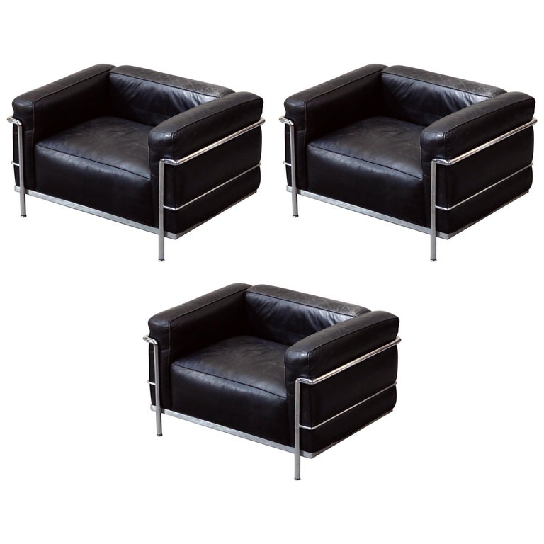 Early Production Lc3 Lounge Chairs By Le Corbusier For Cassina Signed At 1stdibs