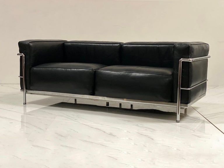 Italian Early Production Leather 'LC3' Two-Seat Sofa by Le Corbusier for Cassina, Signed For Sale