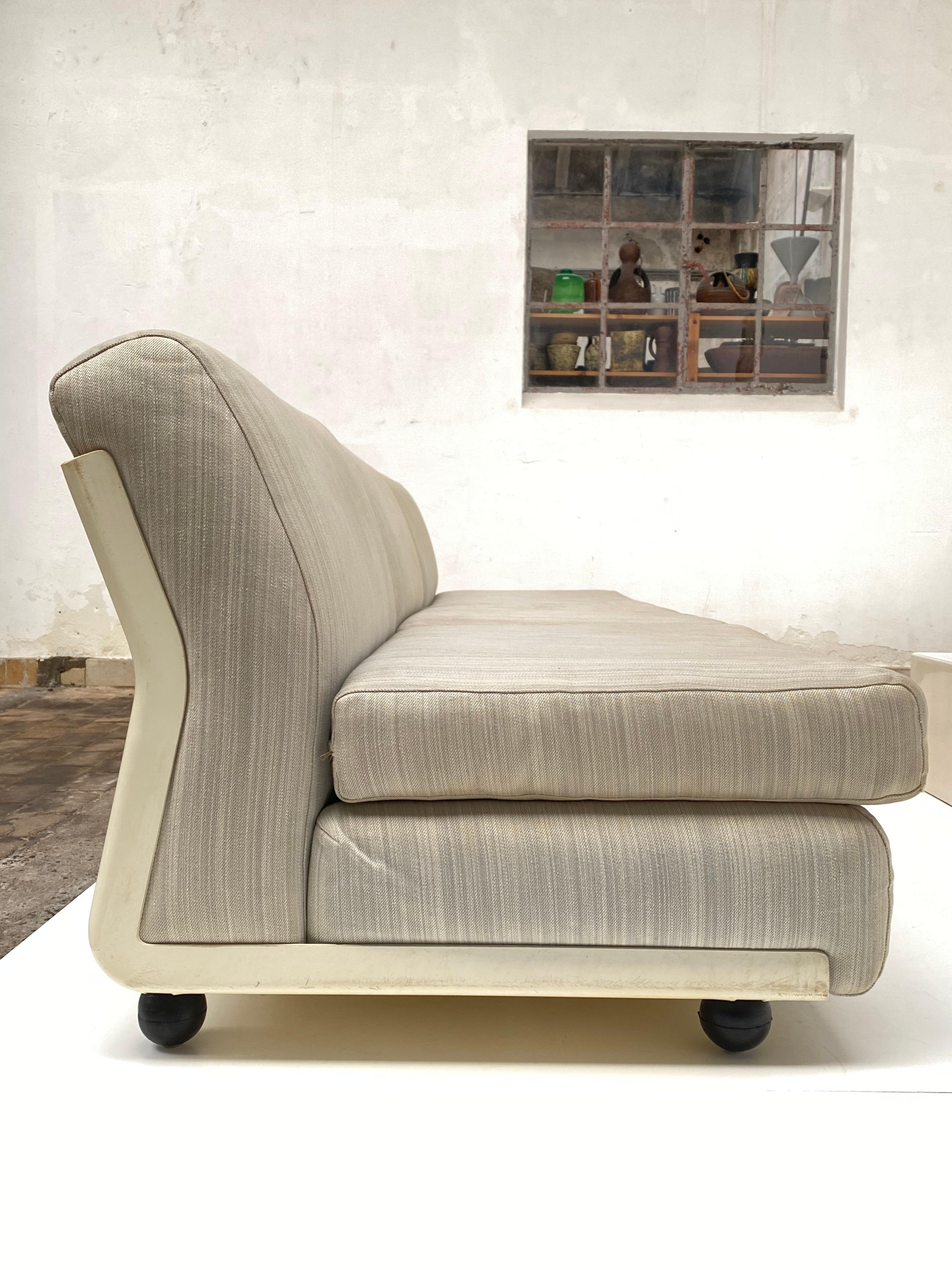Early Production Mario Bellini 'Amanta' Modular Sofa Set + Table C&B Italia 1966 For Sale 7