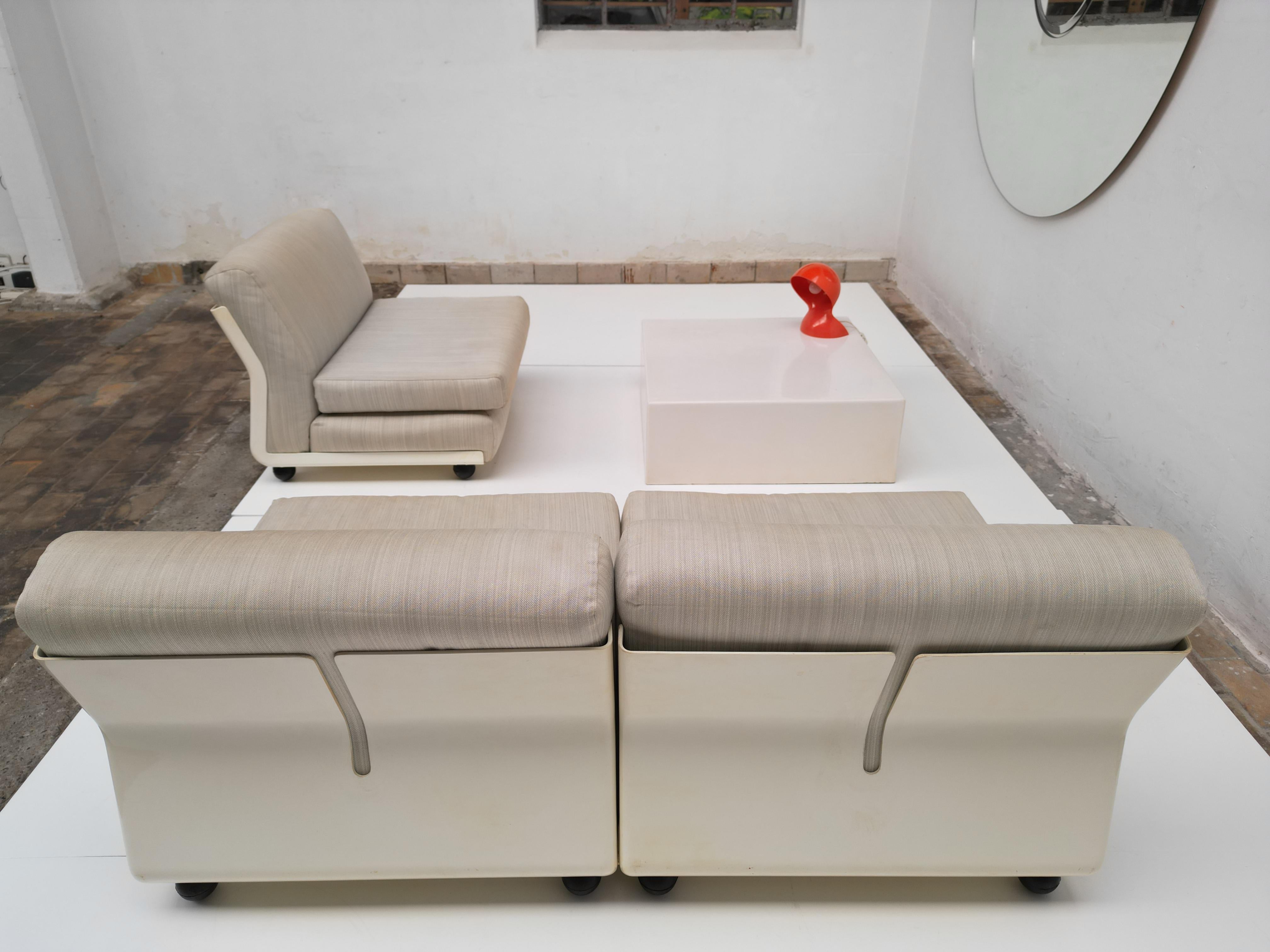 Early Production Mario Bellini 'Amanta' Modular Sofa Set + Table C&B Italia 1966 For Sale 14