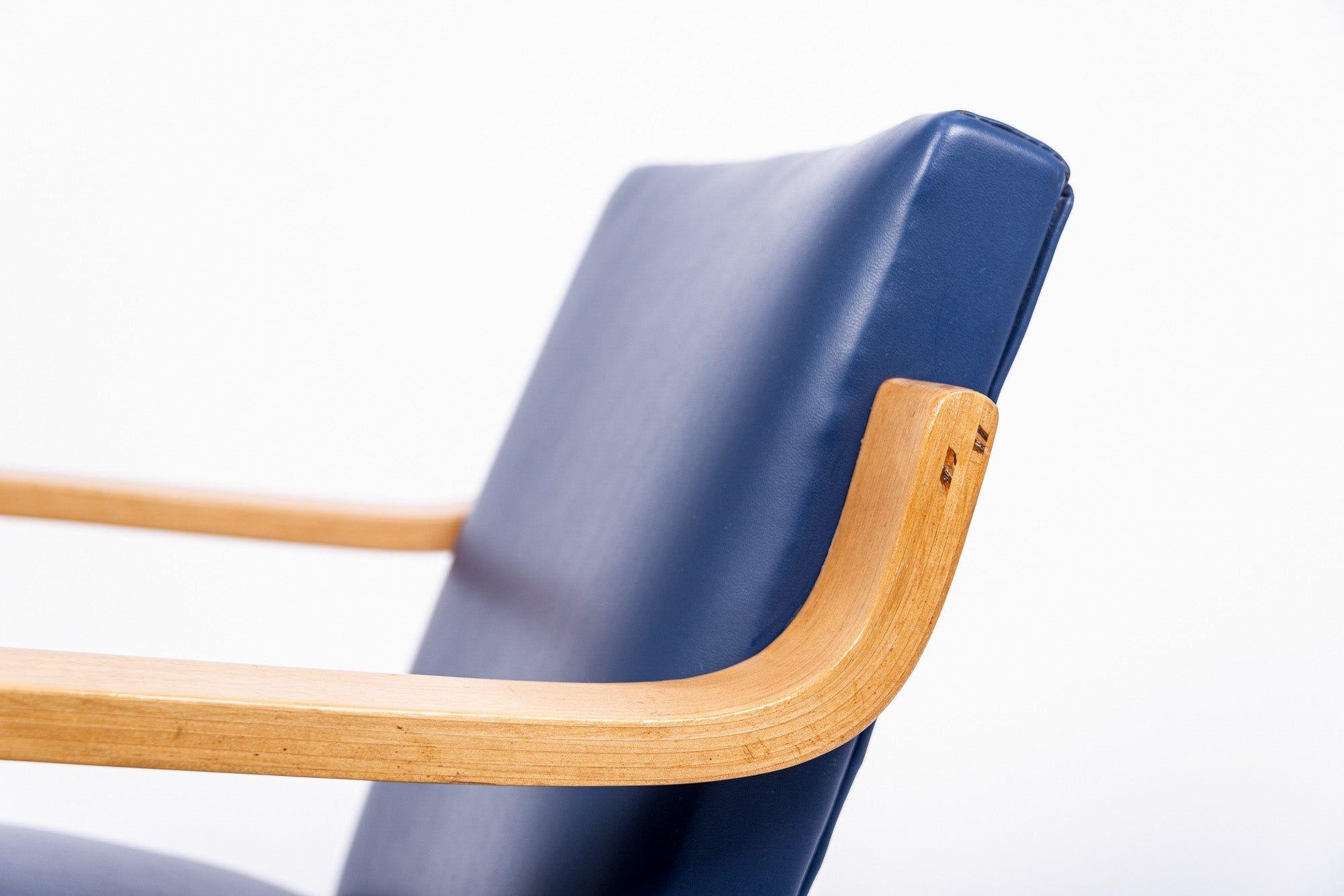 Chaise à accoudoirs Model No 402 d'Alvar Aalto+Aalto, fabriquée en Finlande, années 1930 en vente 6