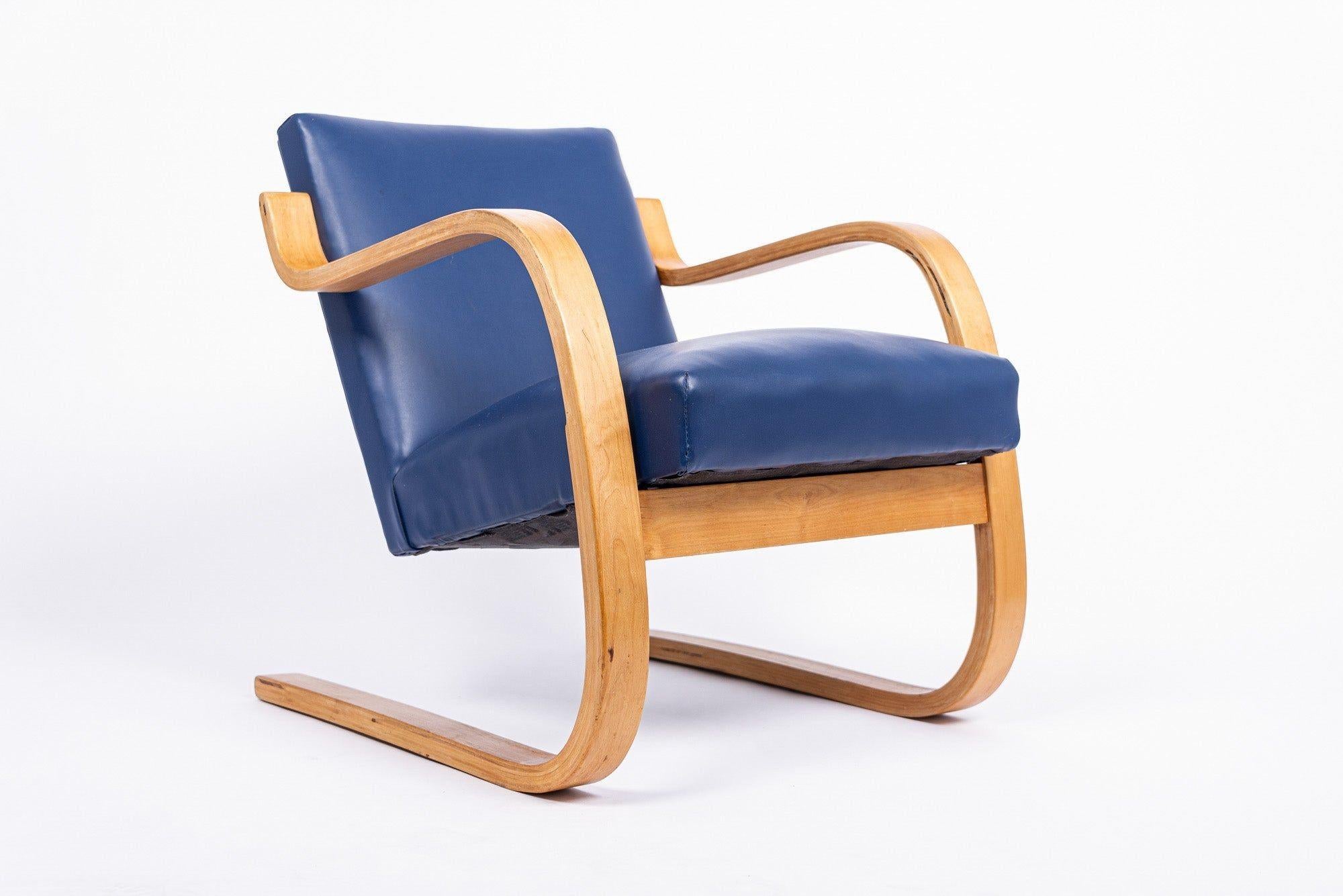 Mid-Century Modern Chaise à accoudoirs Model No 402 d'Alvar Aalto+Aalto, fabriquée en Finlande, années 1930 en vente