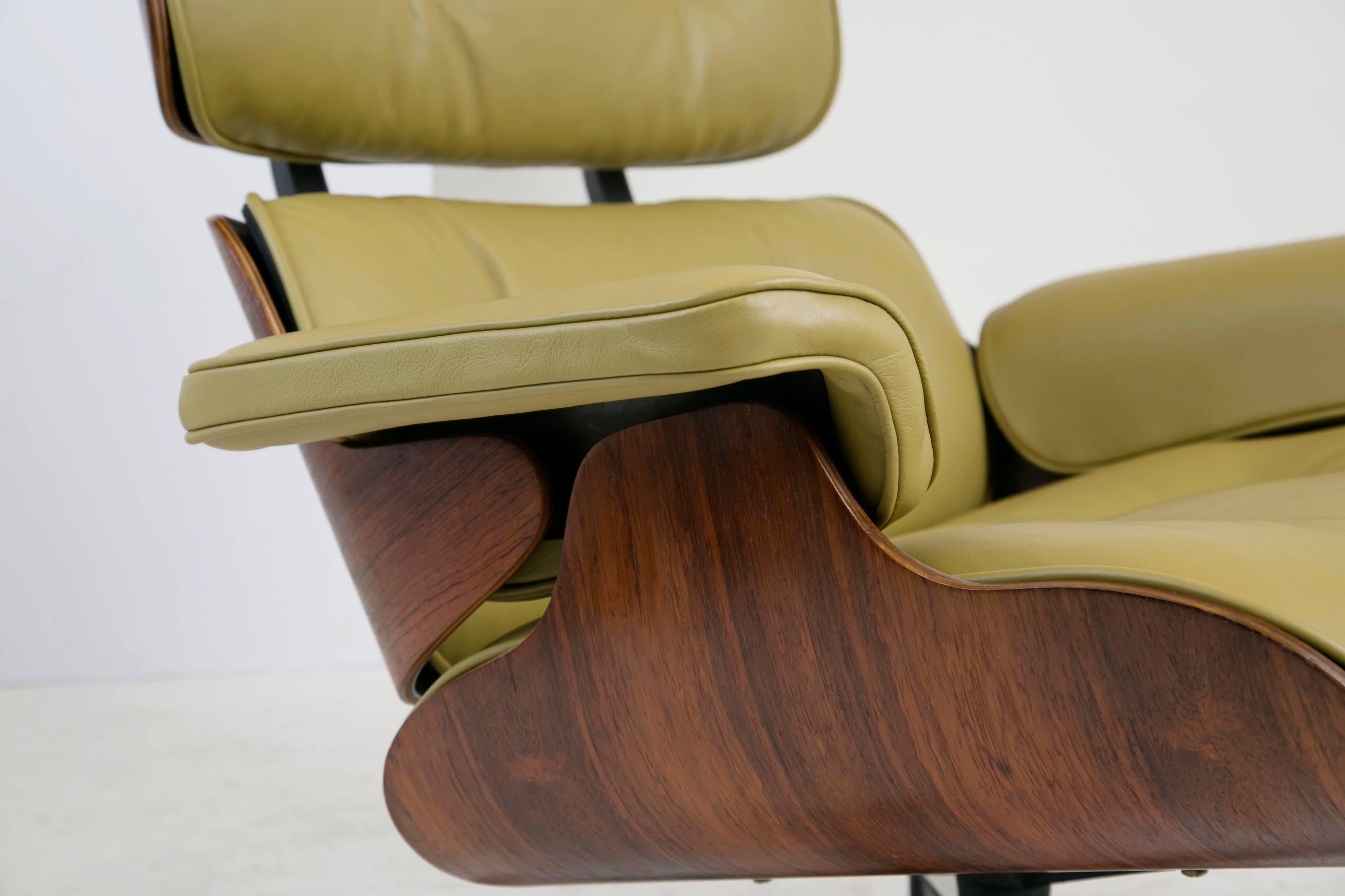 Early Production Model 670/671 Lounge Chair & Ottoman by Charles & Ray Eames 4