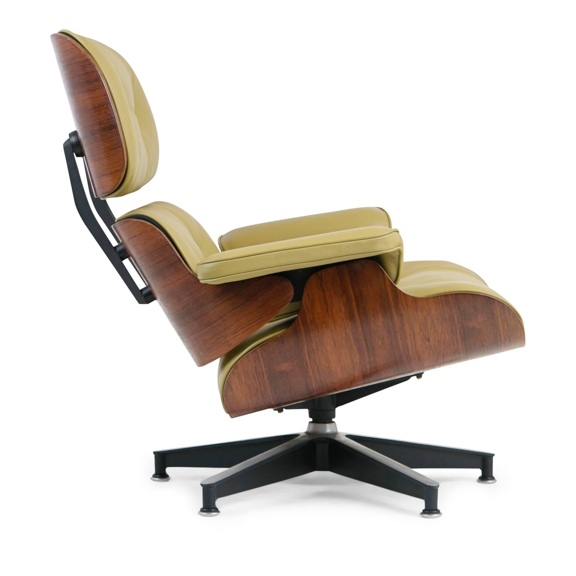 Early Production Model 670/671 Lounge Chair & Ottoman by Charles & Ray Eames (Mitte des 20. Jahrhunderts)